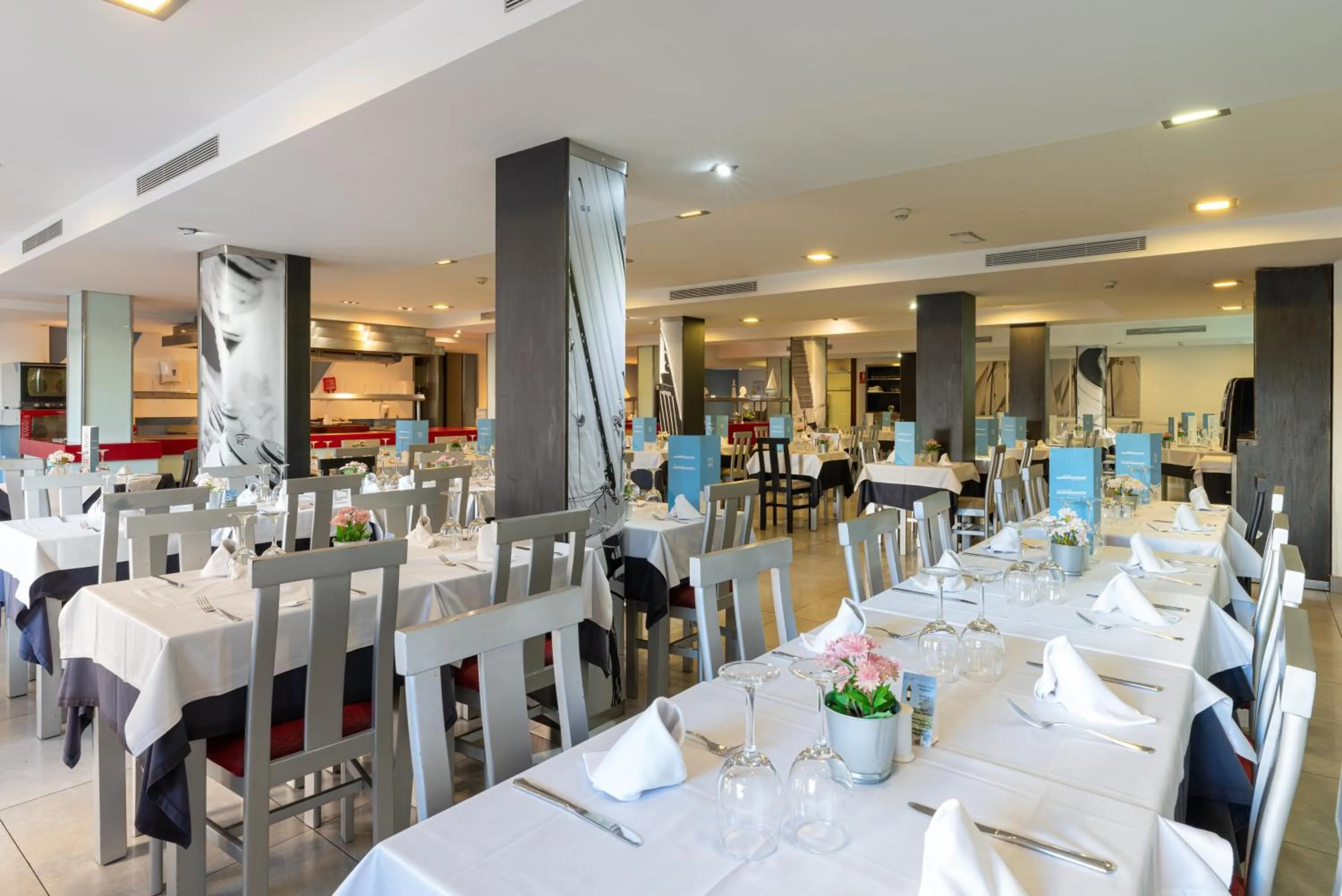 Restaurant/places to eat in Nautic Hotel & Spa