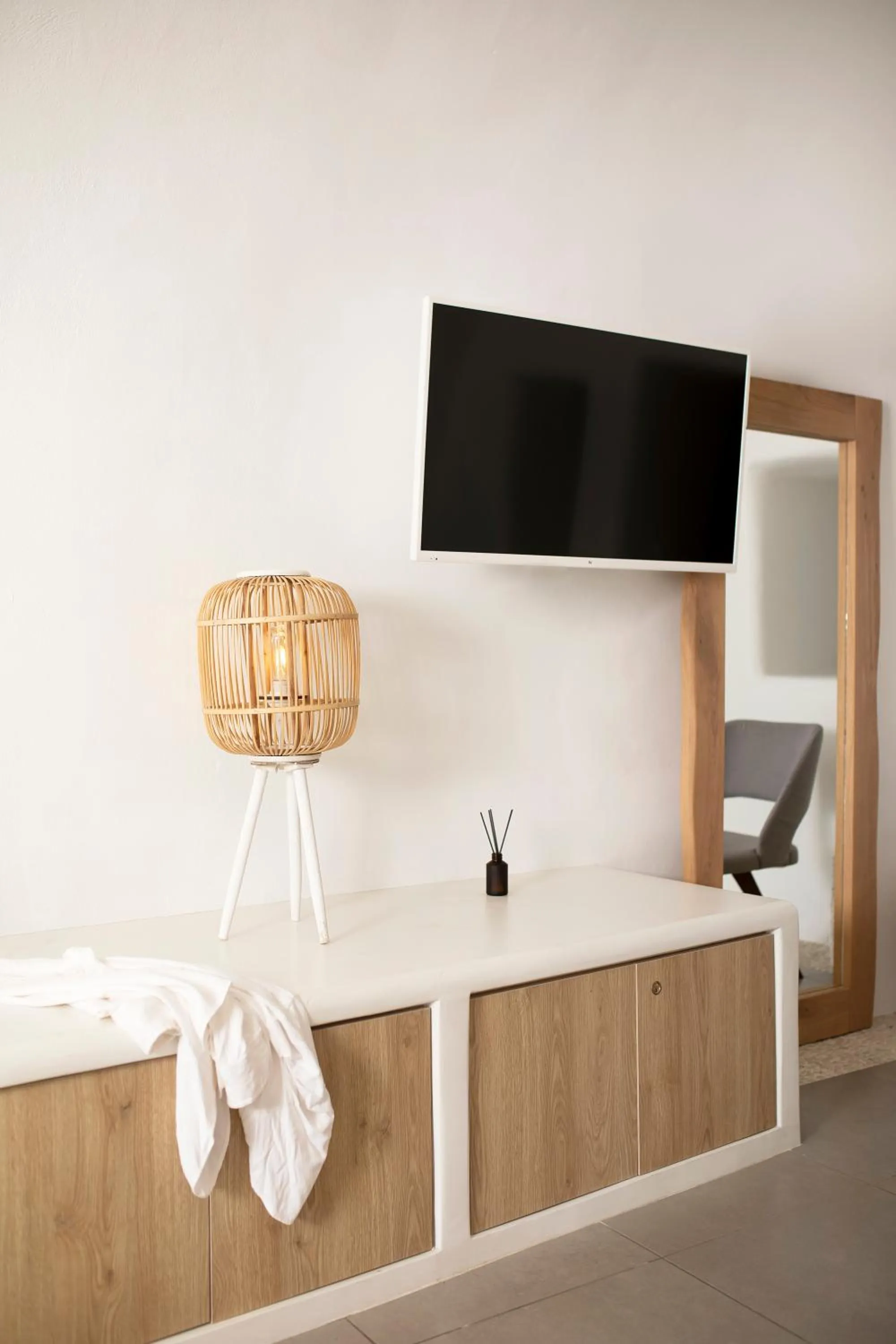 Photo of the whole room in ArmonOia Caves