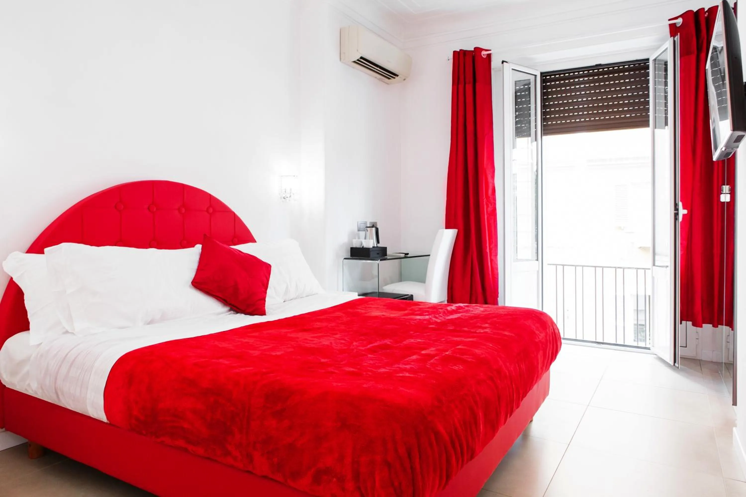 Bed in Vatican Grand Suite