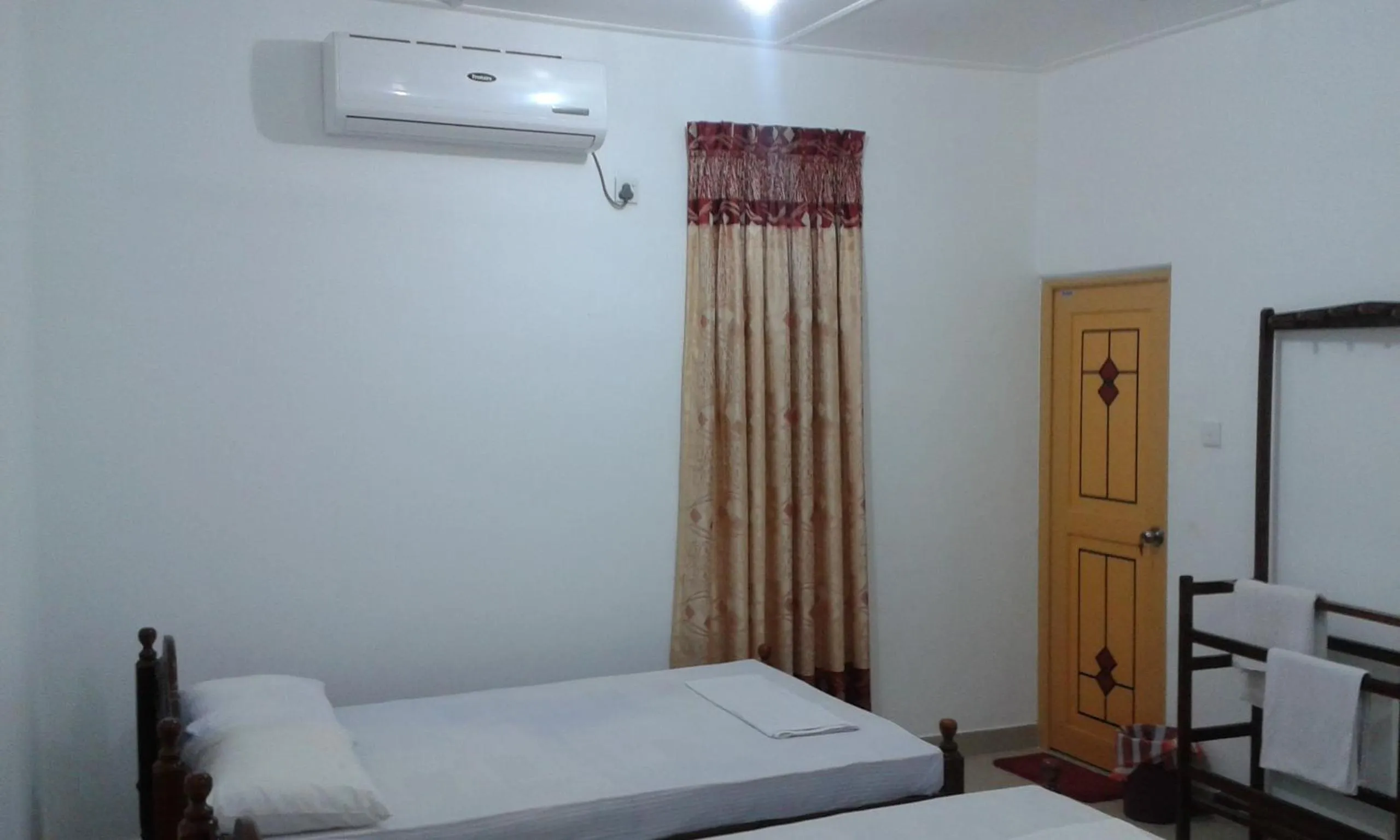 Photo of the whole room, Bed in Sea Zone Hotel Nilaveli