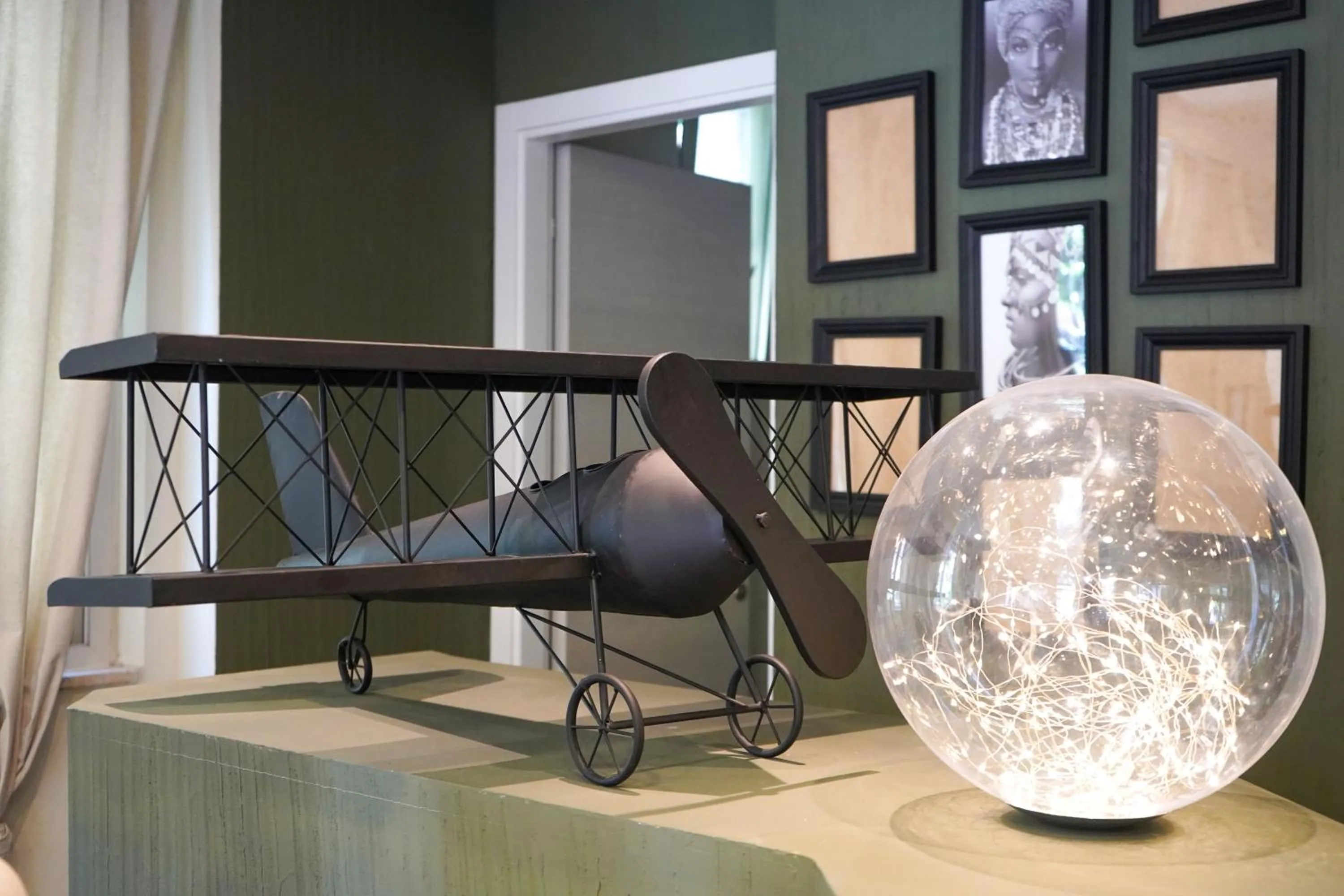 Decorative detail in Hotel Rex