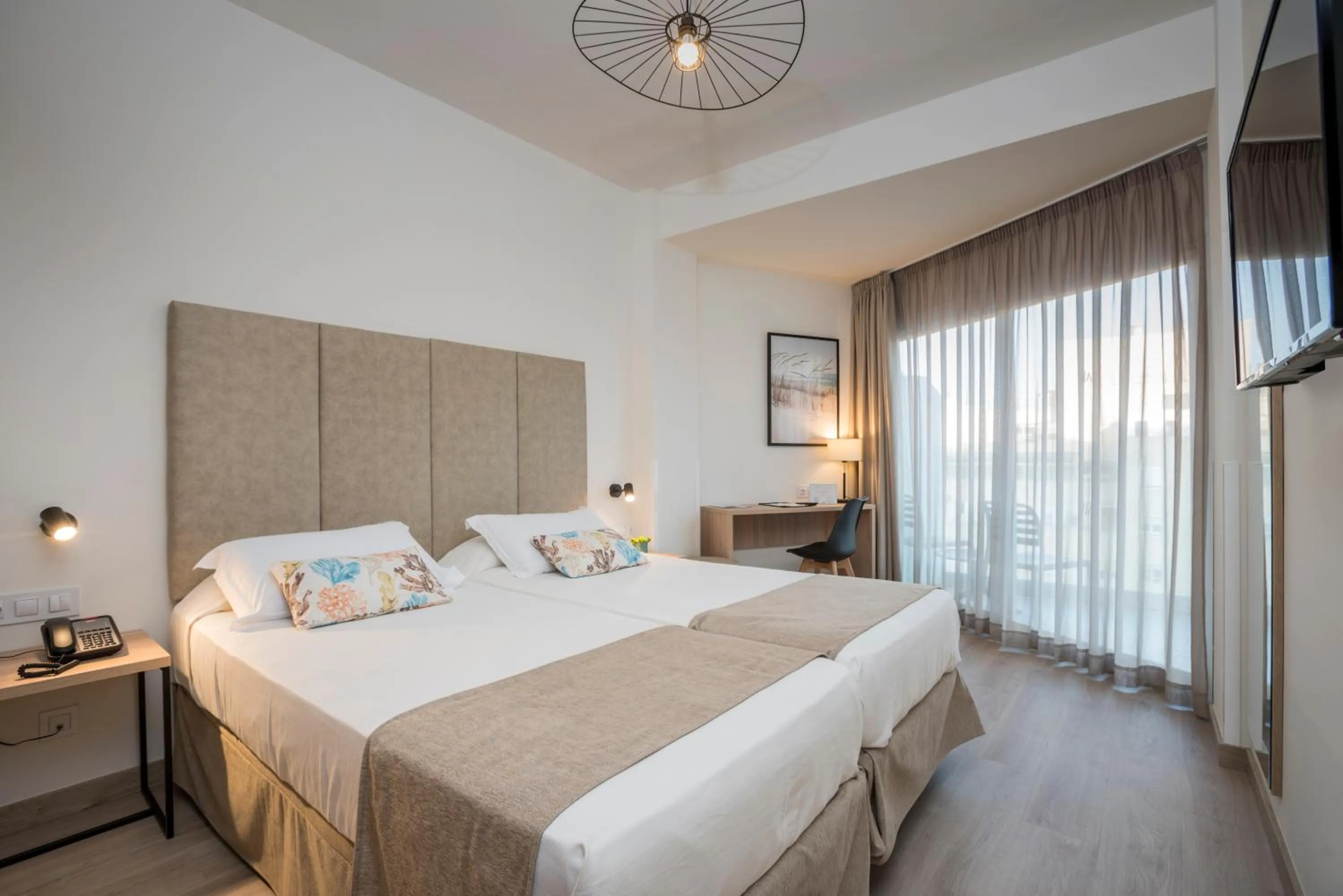 Bed in Hotel Las Arenas