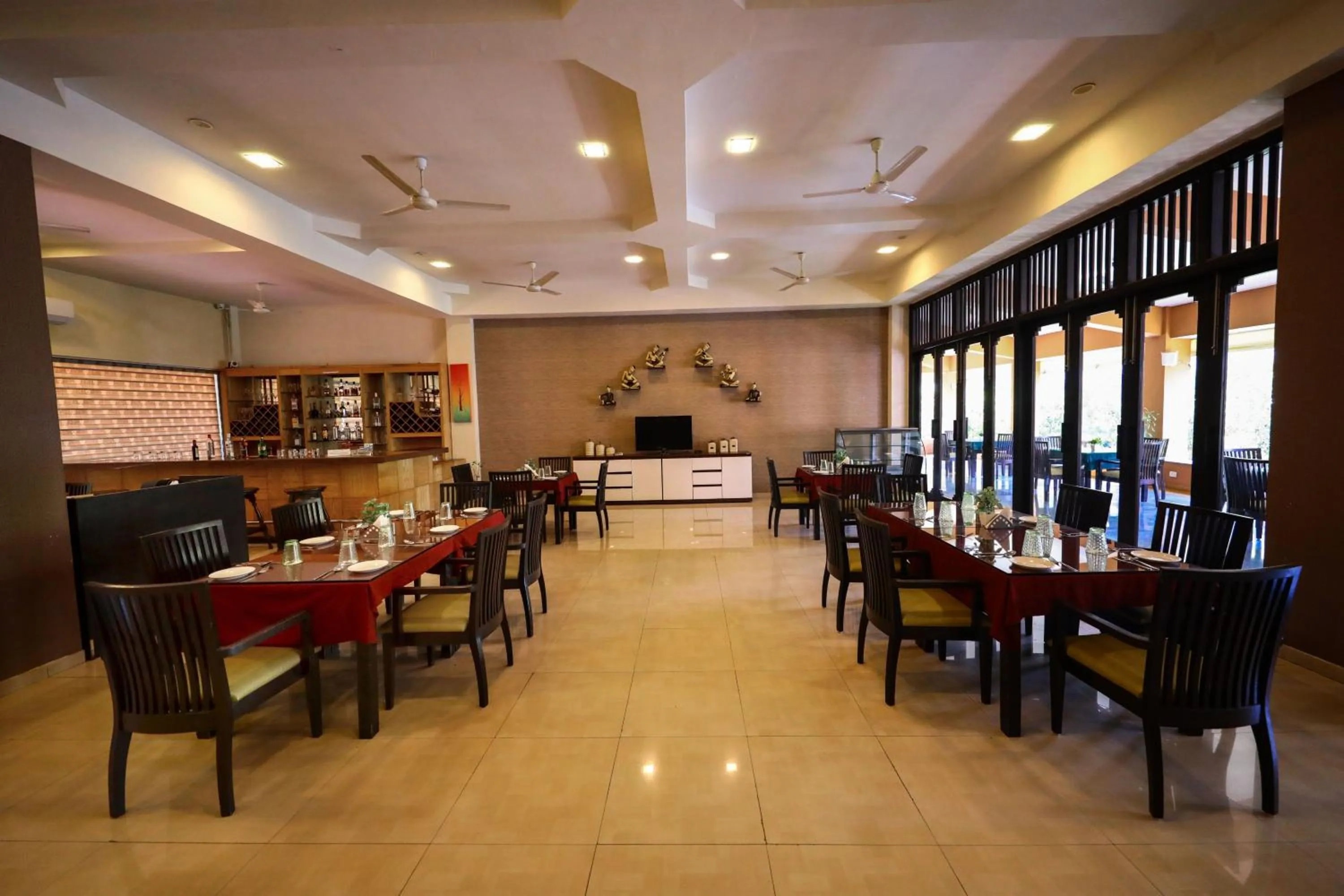 Restaurant/places to eat in Blue Ocean The Fern Resort & Spa Ganpatipule