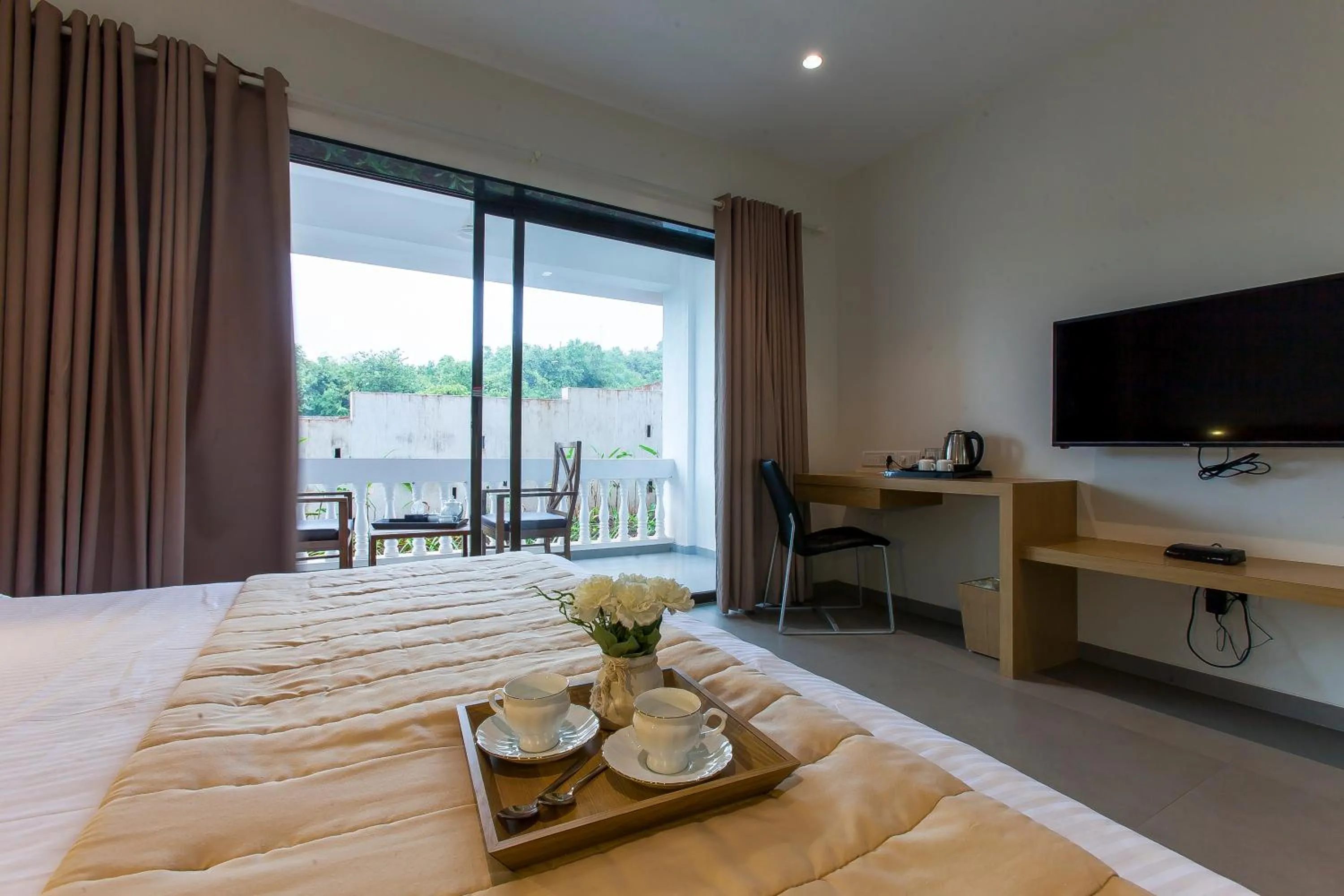 TV and multimedia, Bed in Blue Ocean The Fern Resort & Spa Ganpatipule