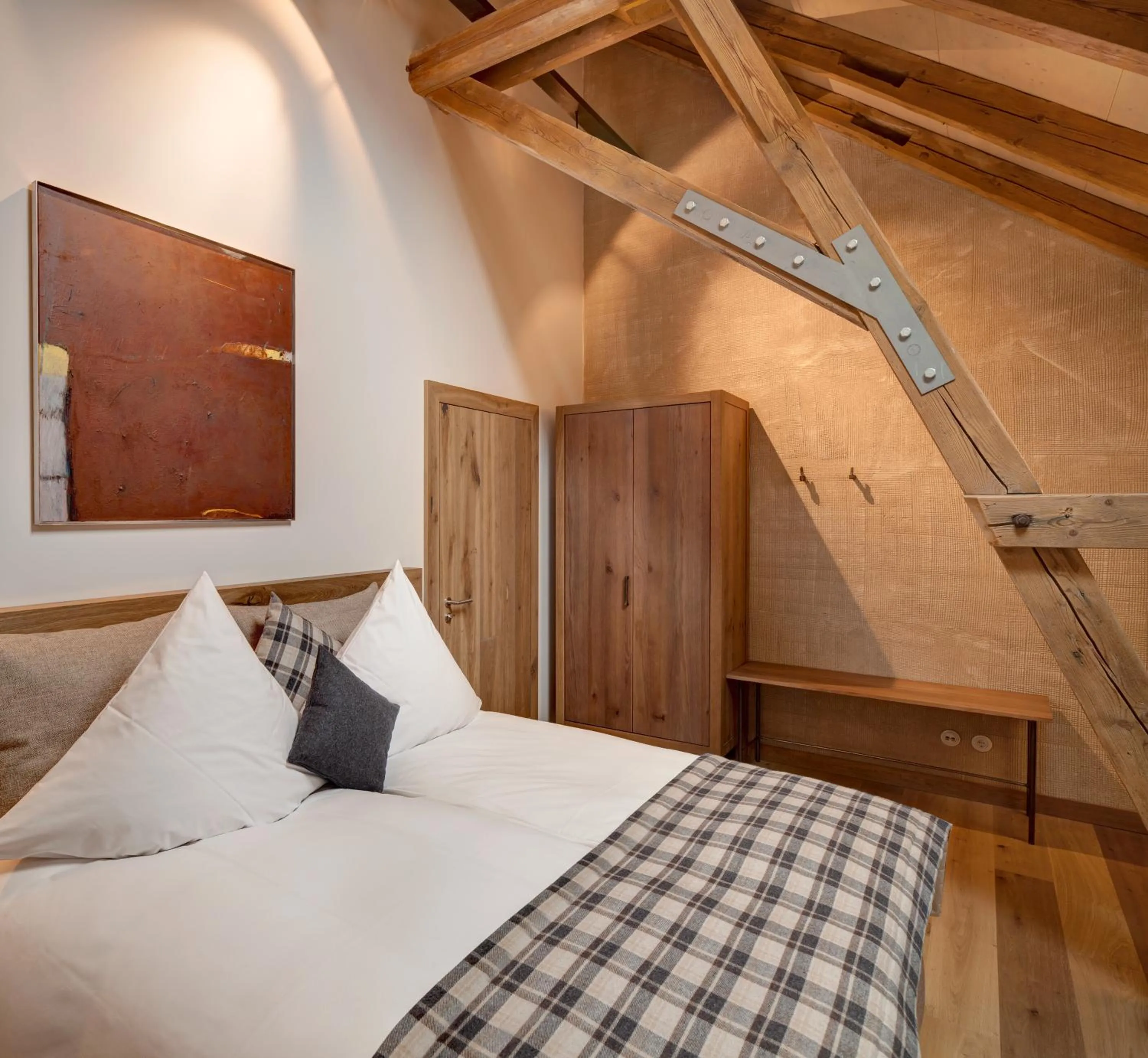 Photo of the whole room, Bed in AlmRefugio