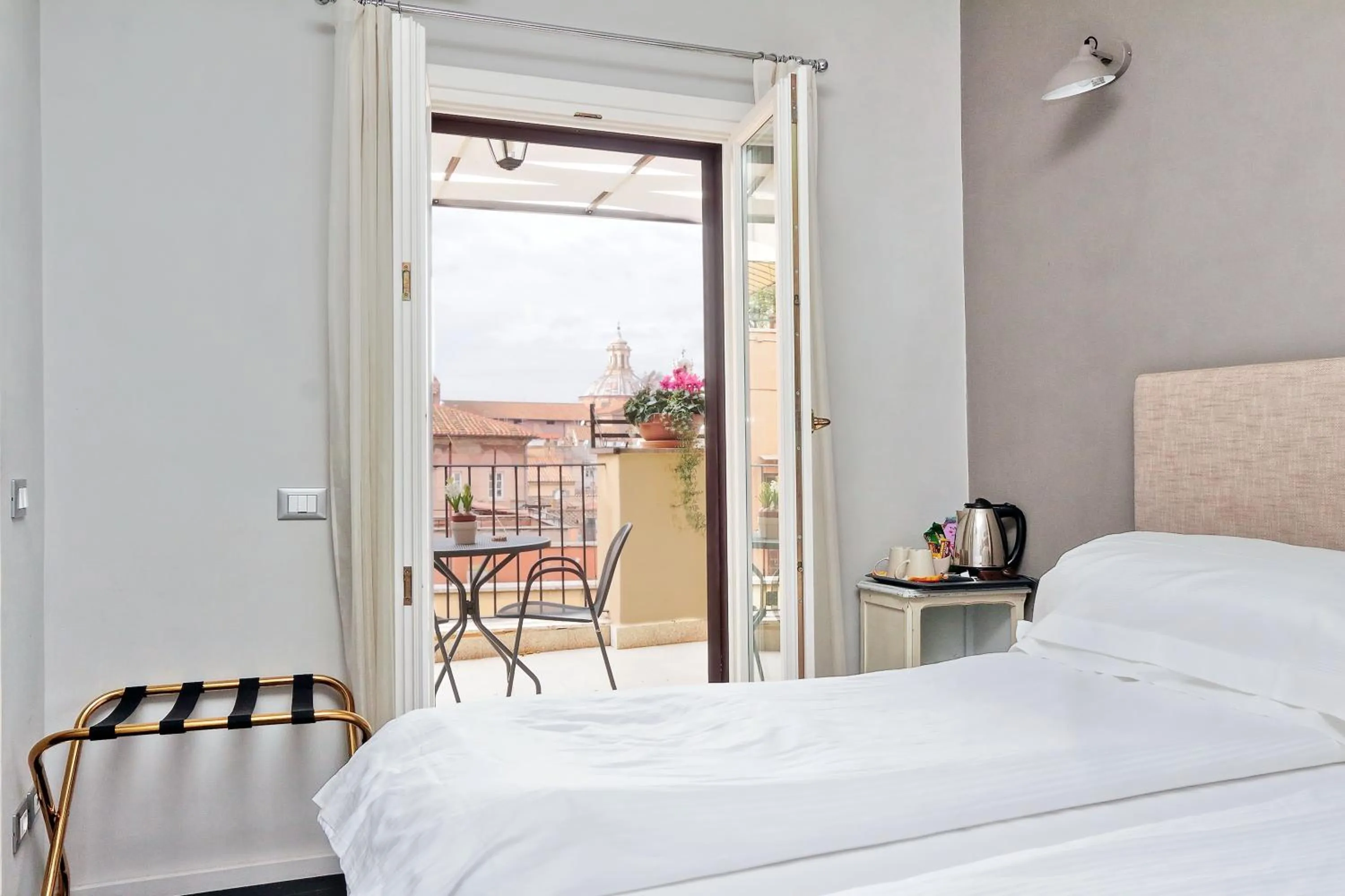 City view, Bed in Cancelleriadieci