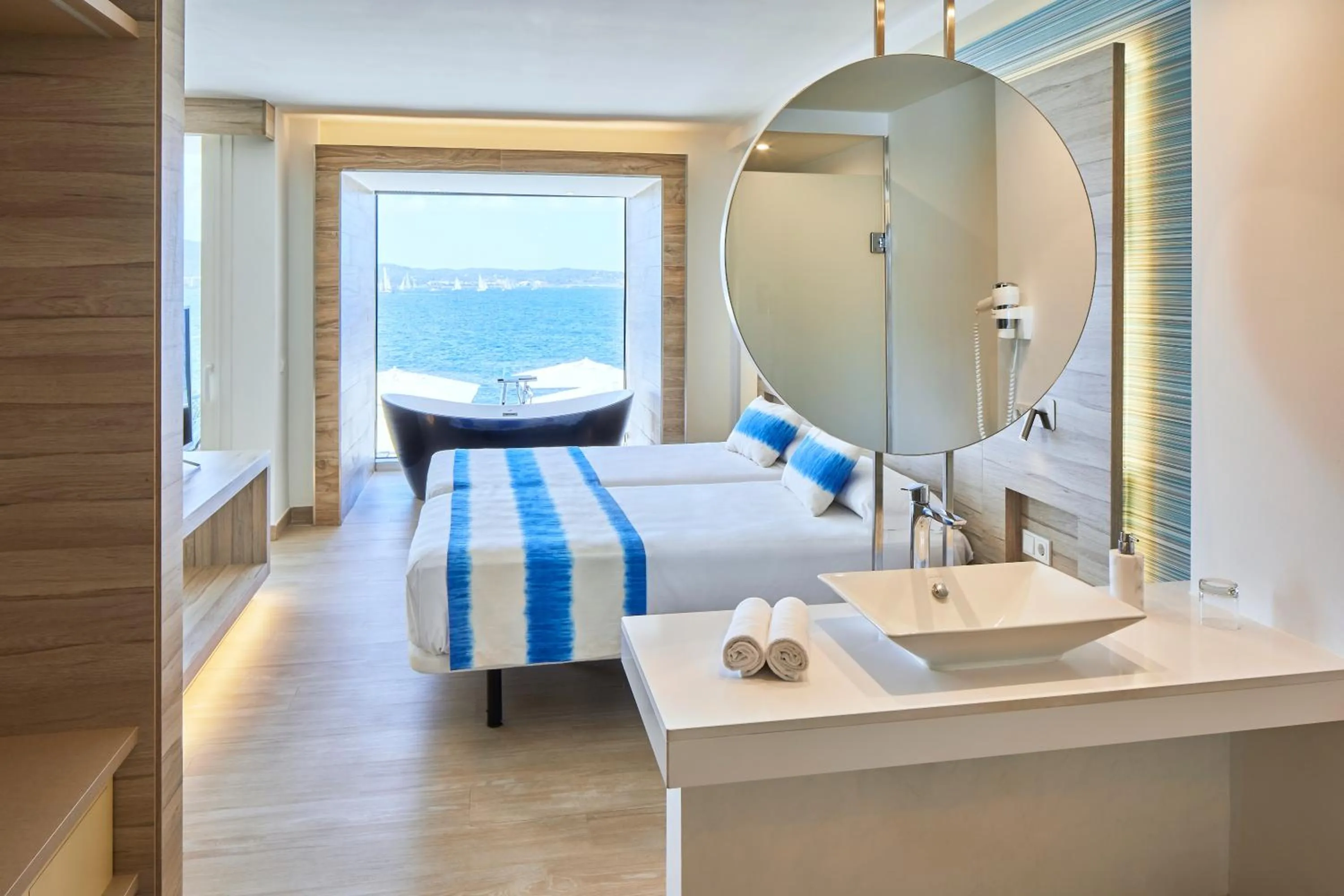 Photo of the whole room, Bed in Sol Bahía Ibiza Suites