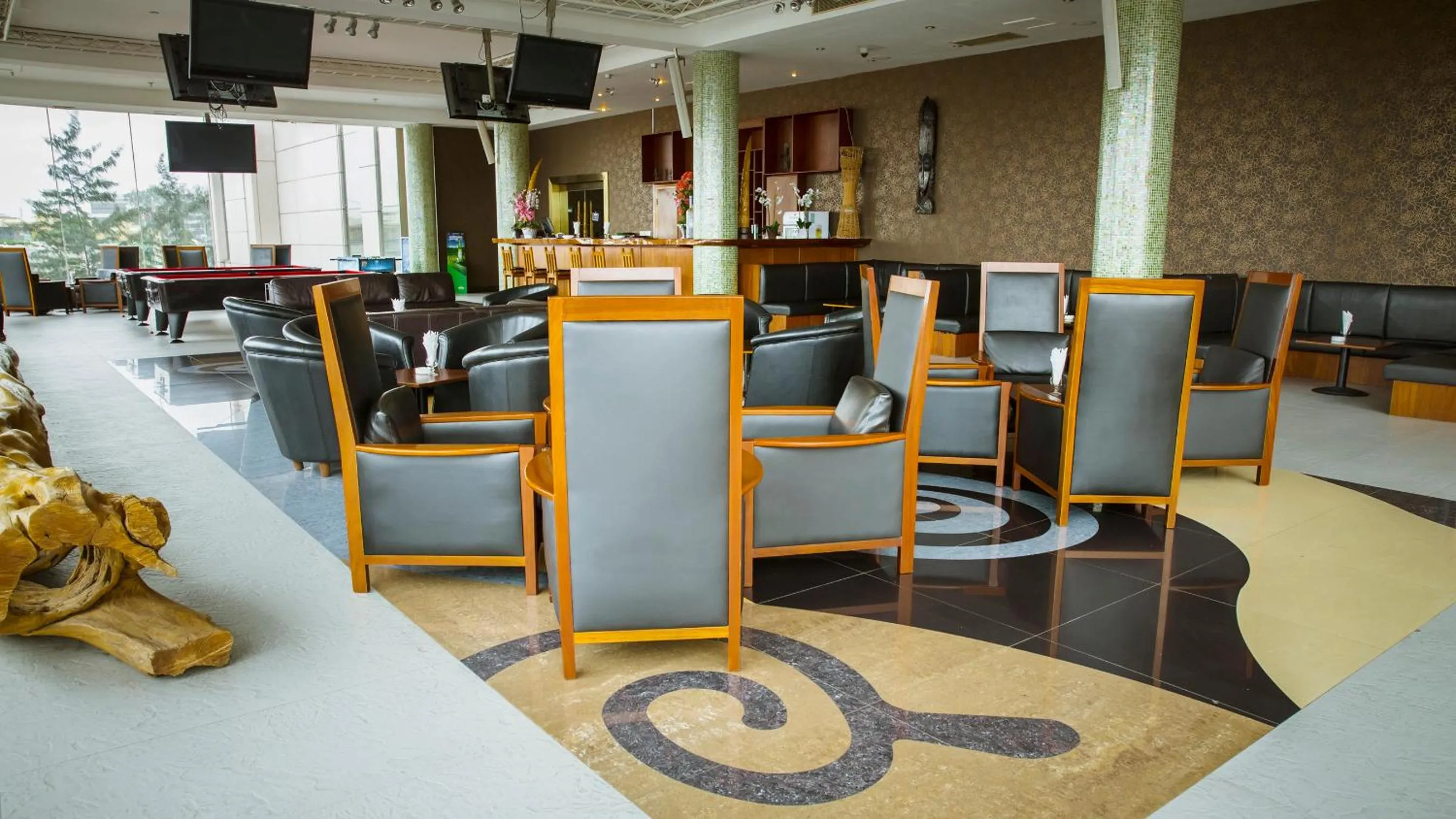 Restaurant/places to eat in Lagos Oriental Hotel