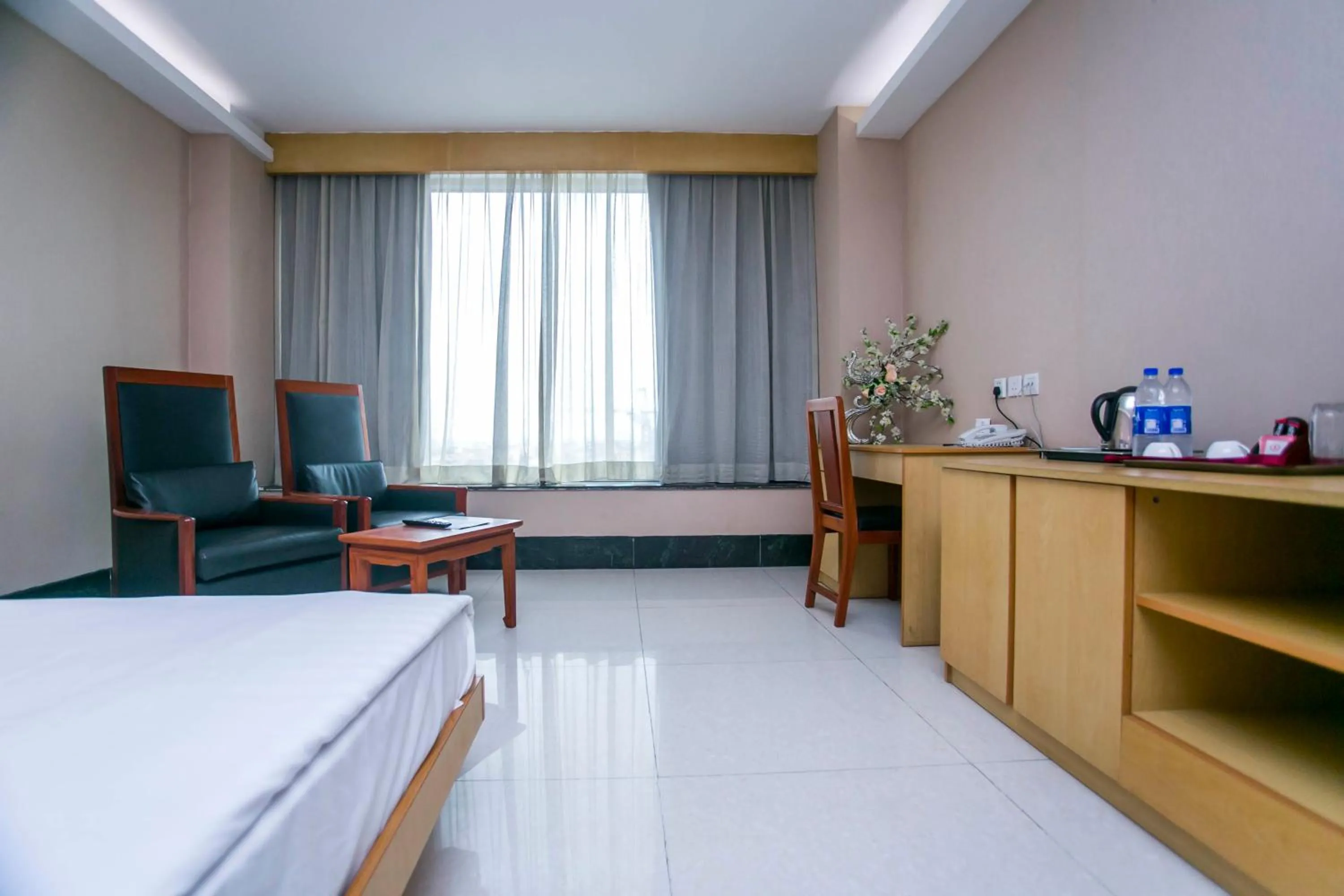 Photo of the whole room in Lagos Oriental Hotel