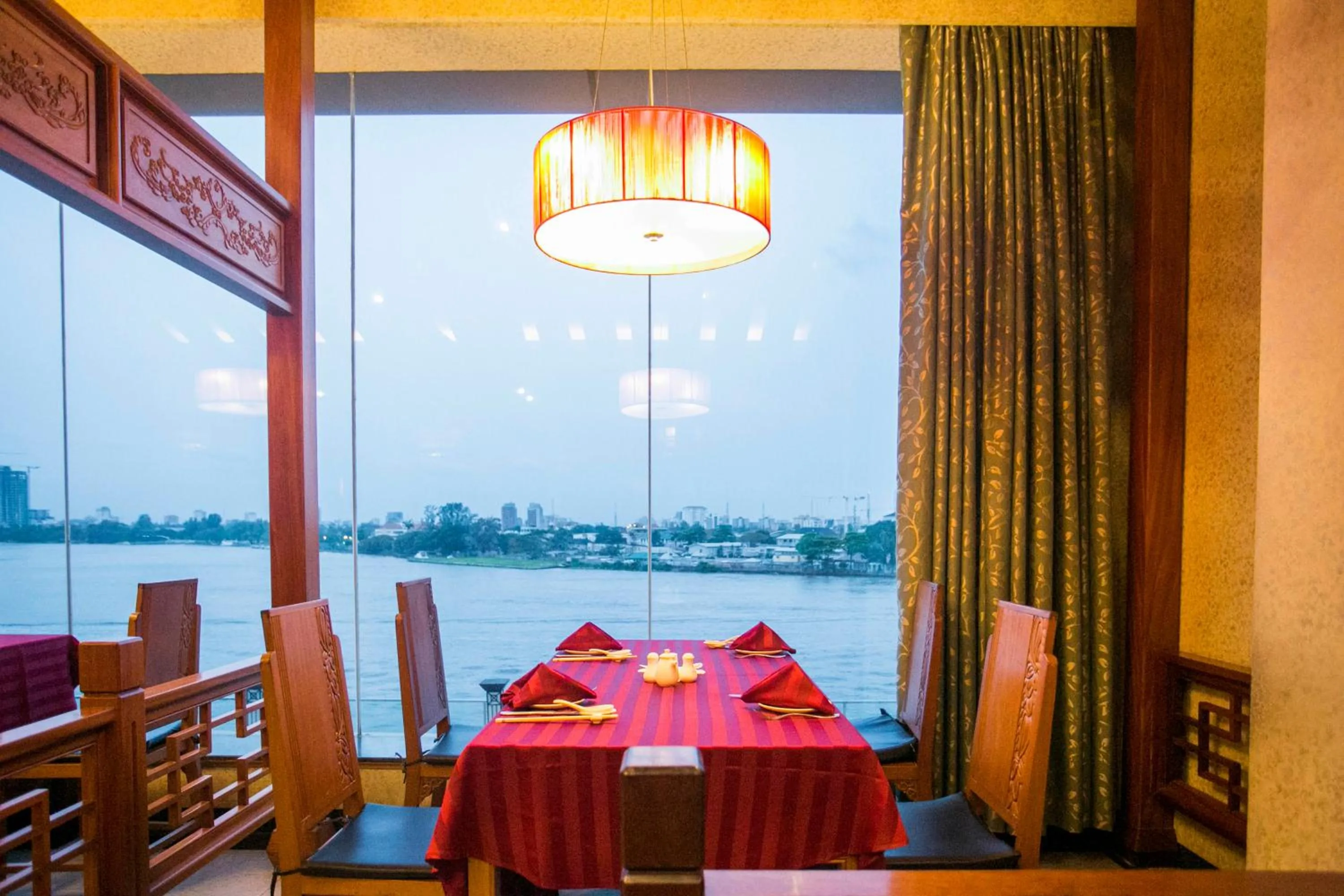 Restaurant/places to eat in Lagos Oriental Hotel