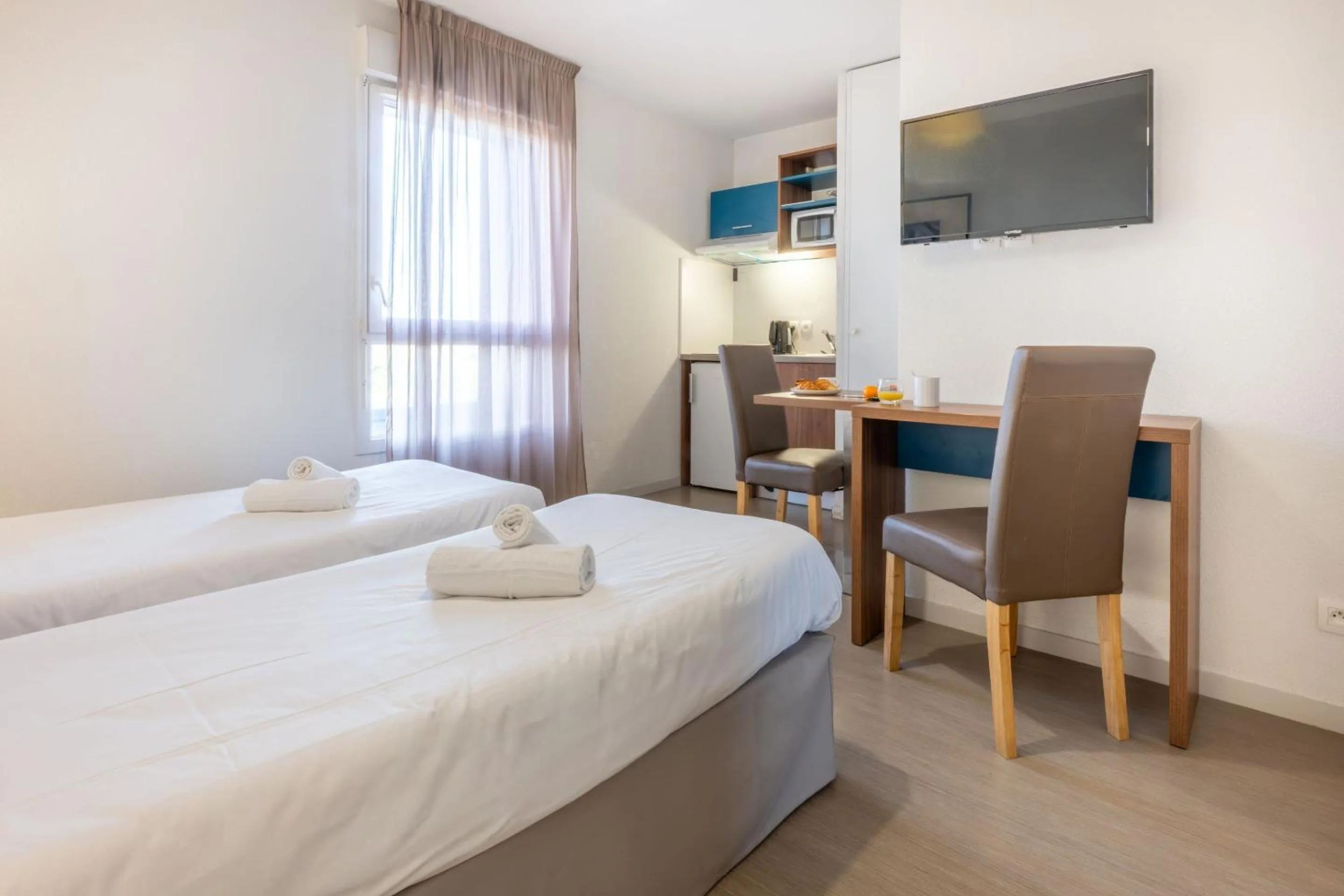 Bed in Appart'hôtel Odalys City - Orléans Centre