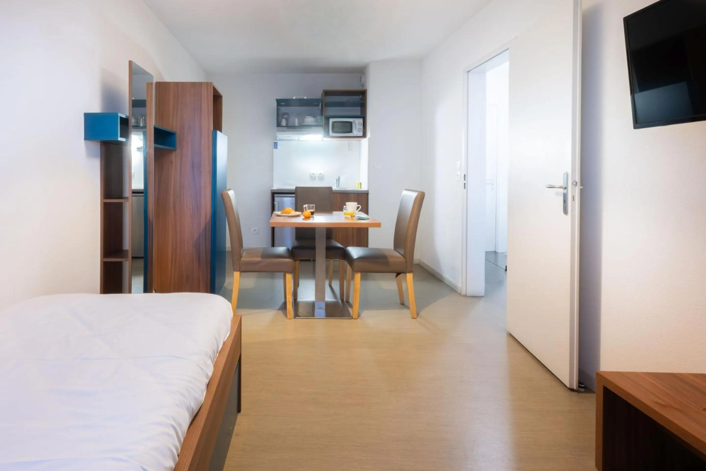 Bed in Appart'hôtel Odalys City - Orléans Centre