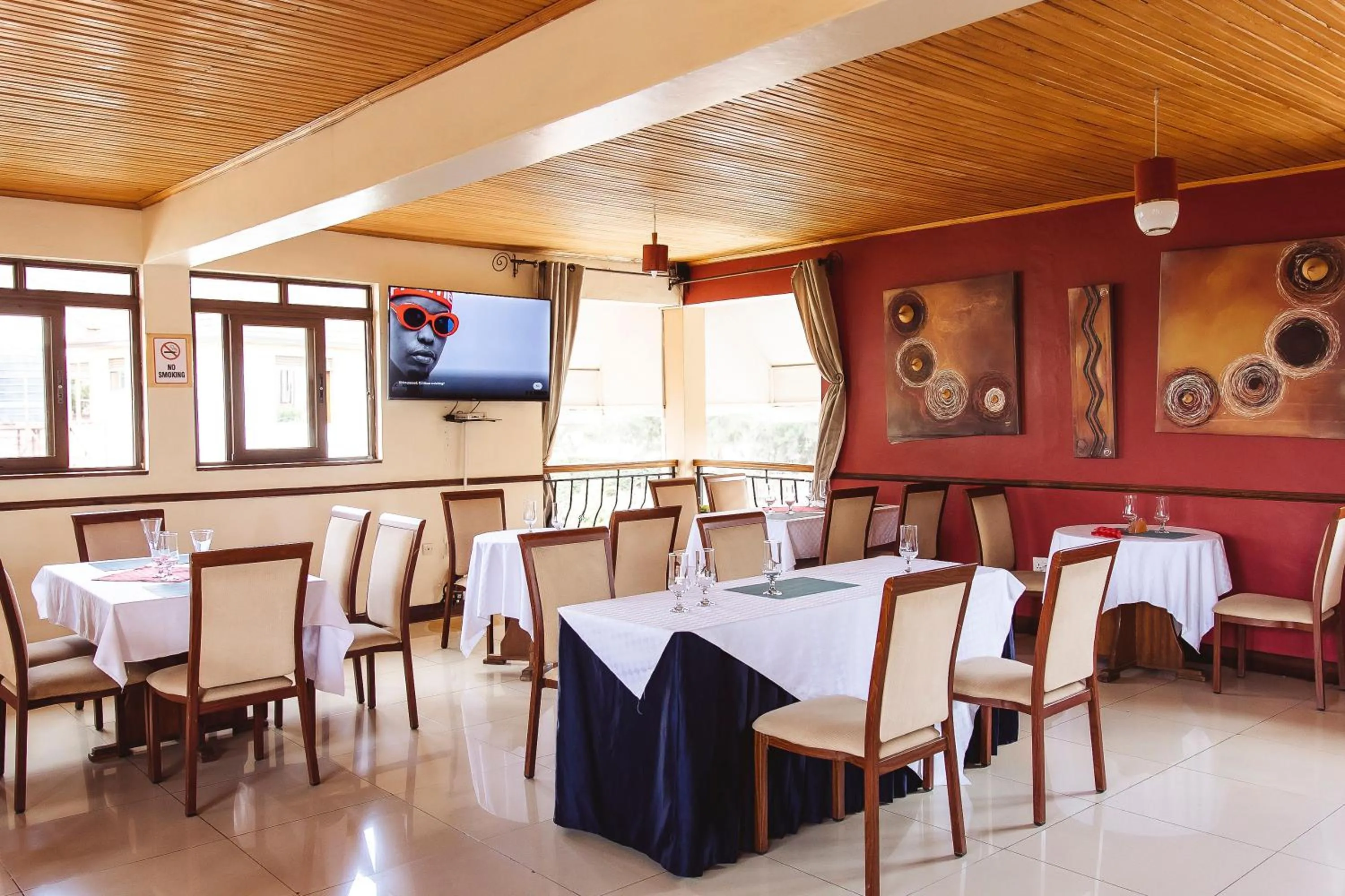 Restaurant/places to eat in Highlands Apartment
