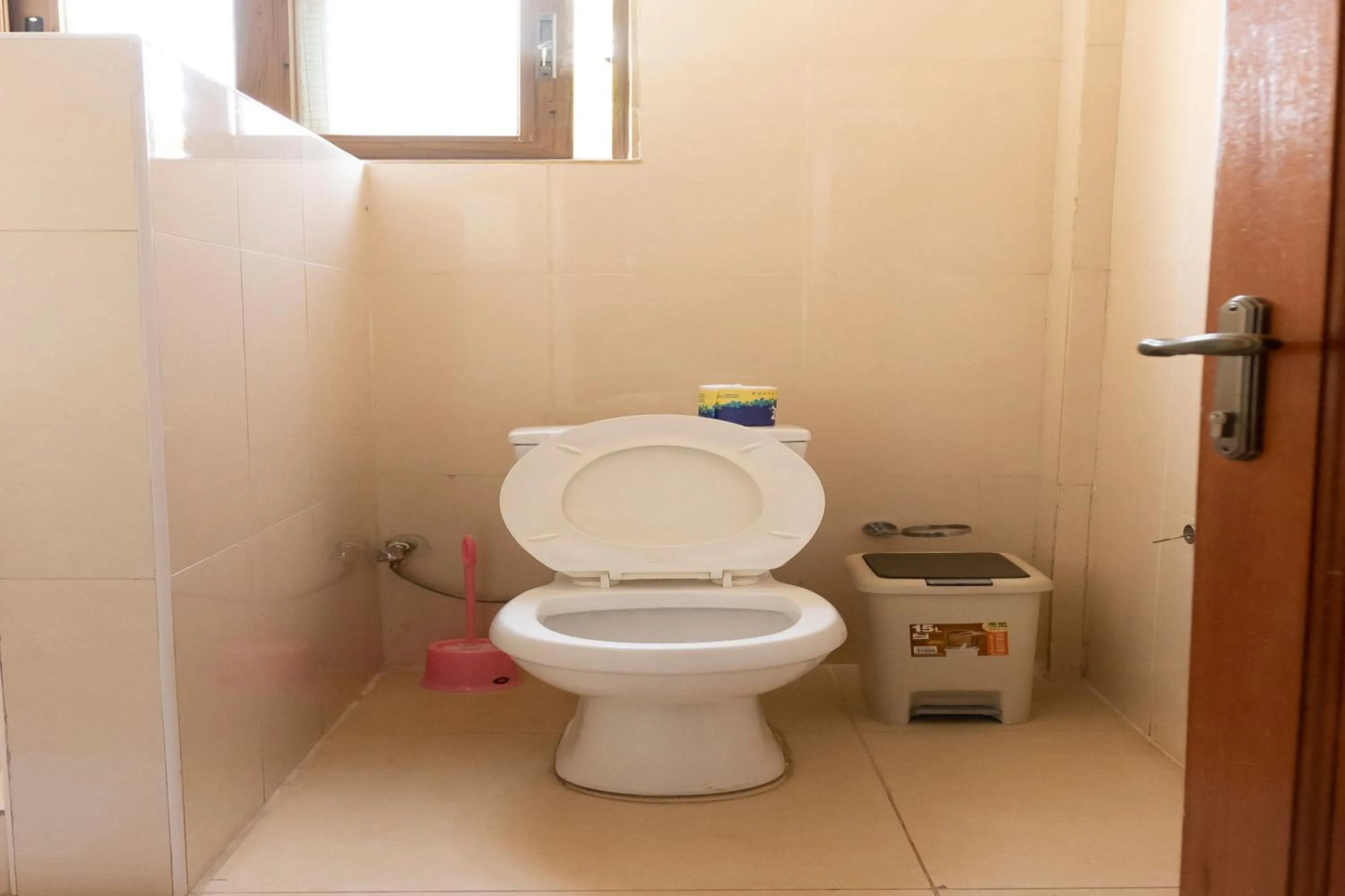 Toilet in Highlands Apartment