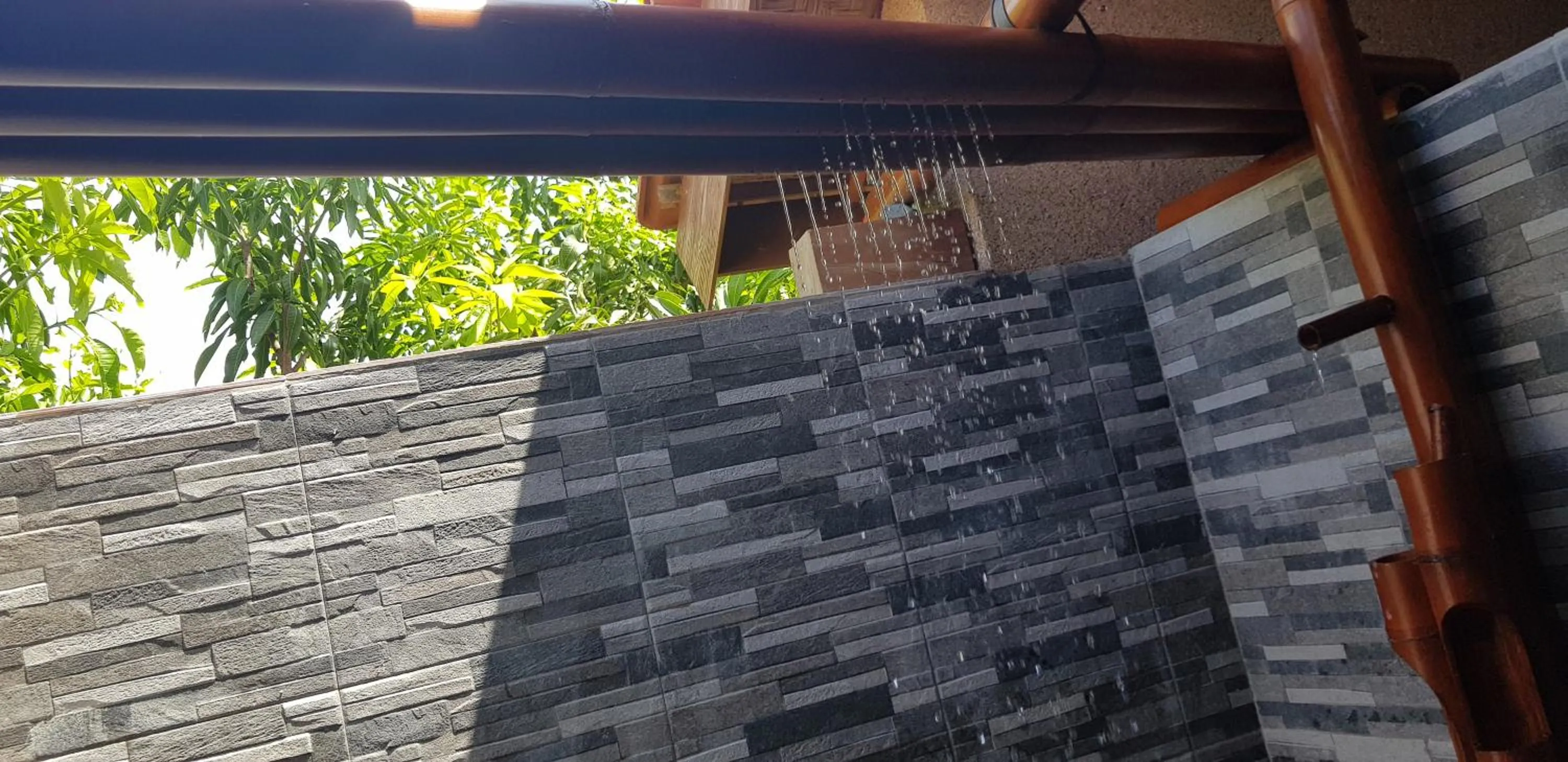 Shower in Mango Tree Inn