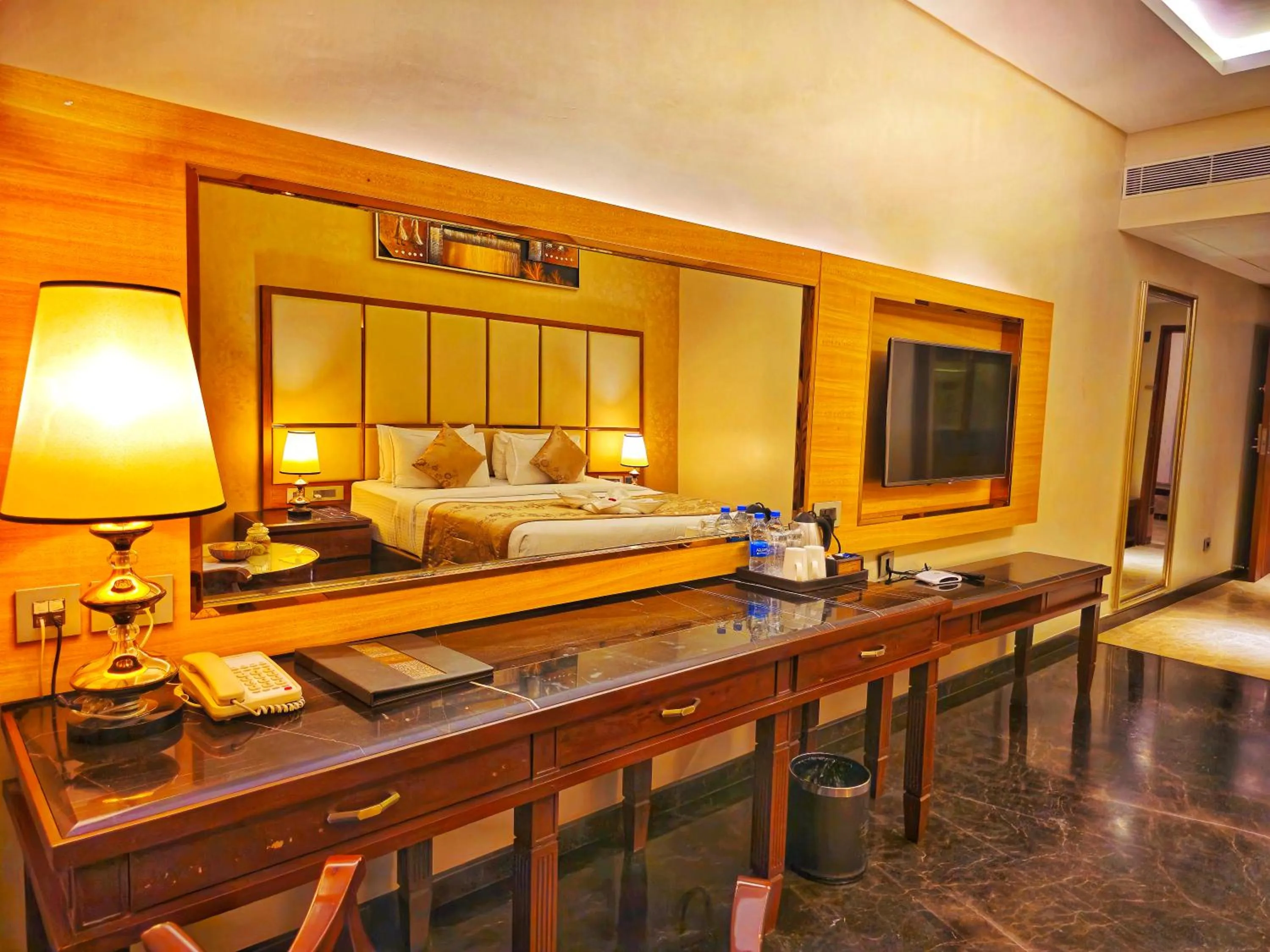 TV and multimedia in UVA Meridian Bay Resort & Spa