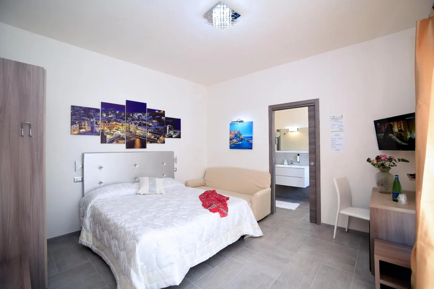 Photo of the whole room, Bed in The Stunning B&B