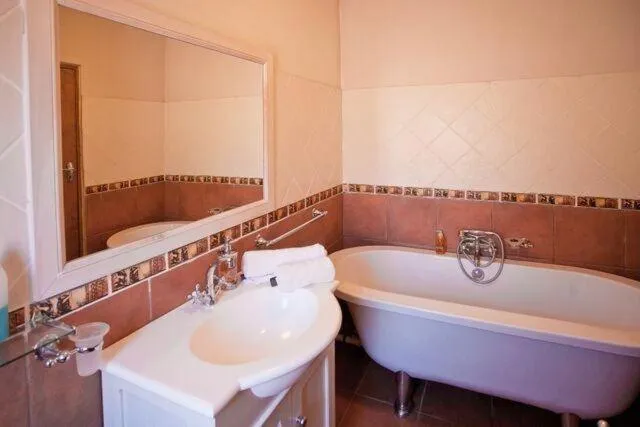 Bathroom in Red Stone Hills