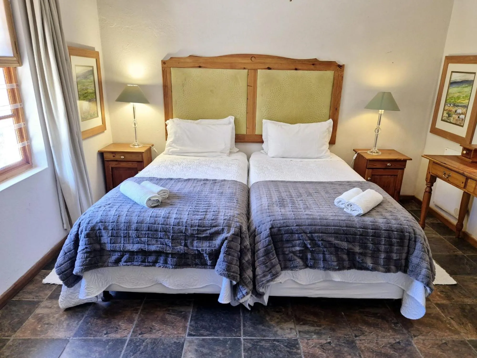 Bedroom, Bed in Red Stone Hills