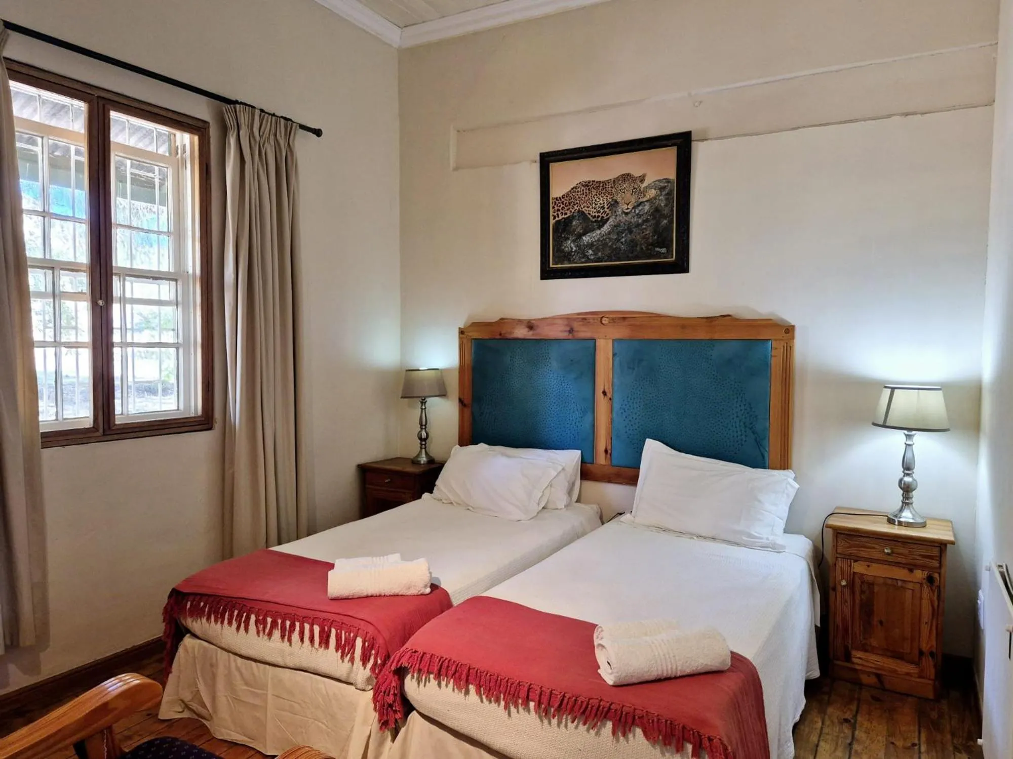 Bedroom, Bed in Red Stone Hills