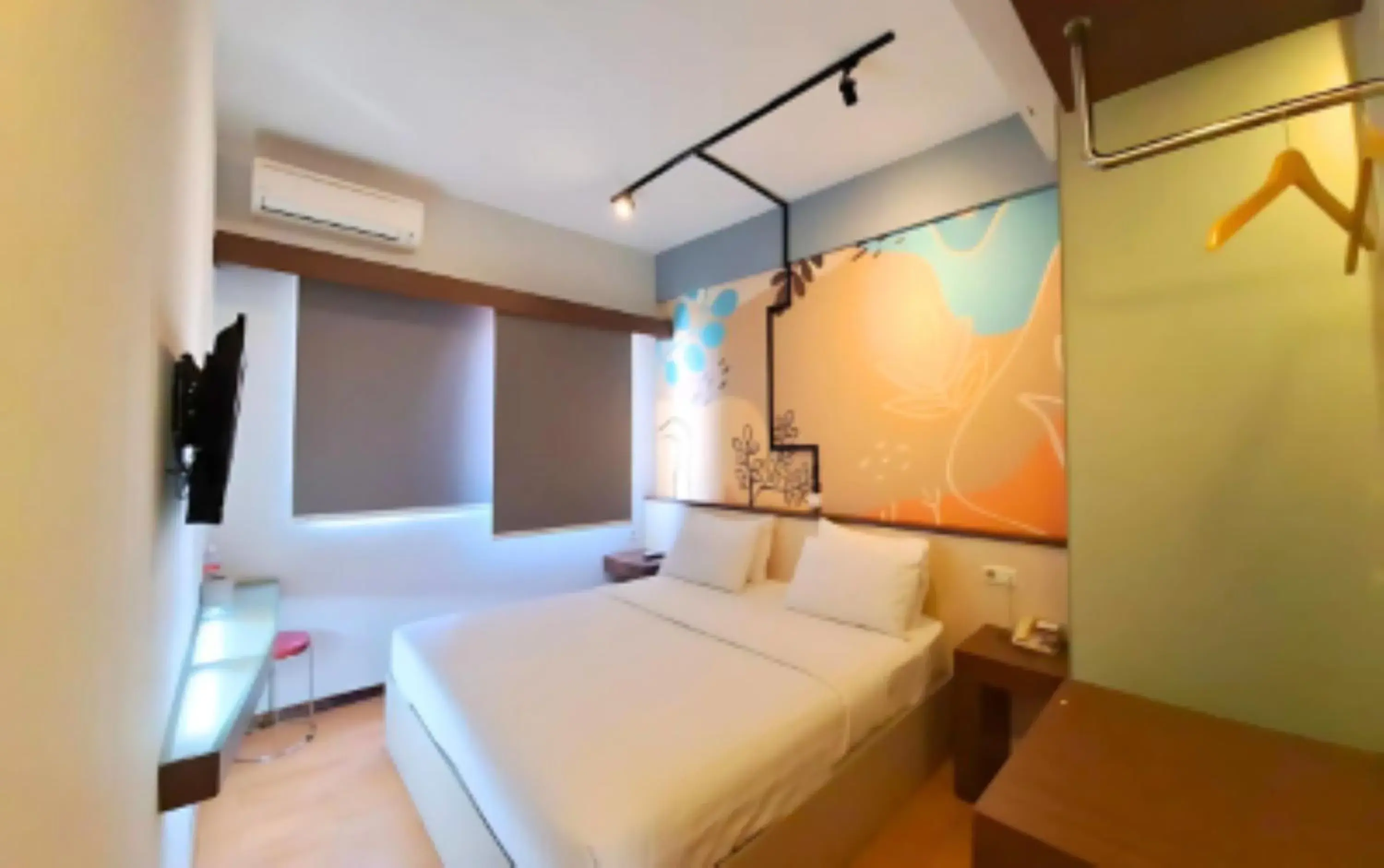Superior Double Room in True Blue Mangga Besar Jakarta Superior Double Room in True Blue Mangga Besar Jakarta
