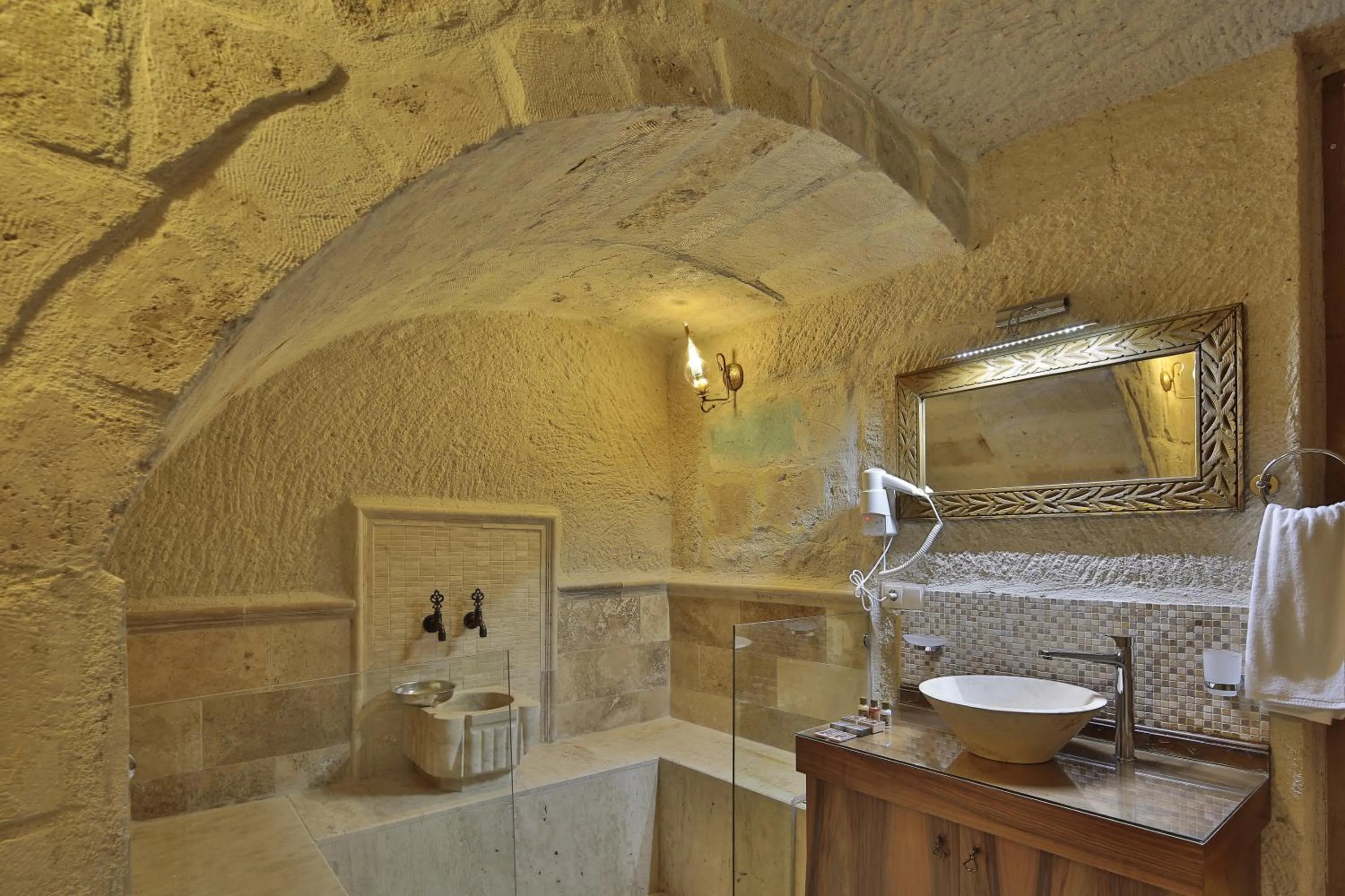 Bathroom in Jacob's Cave Suites - Cappadocia