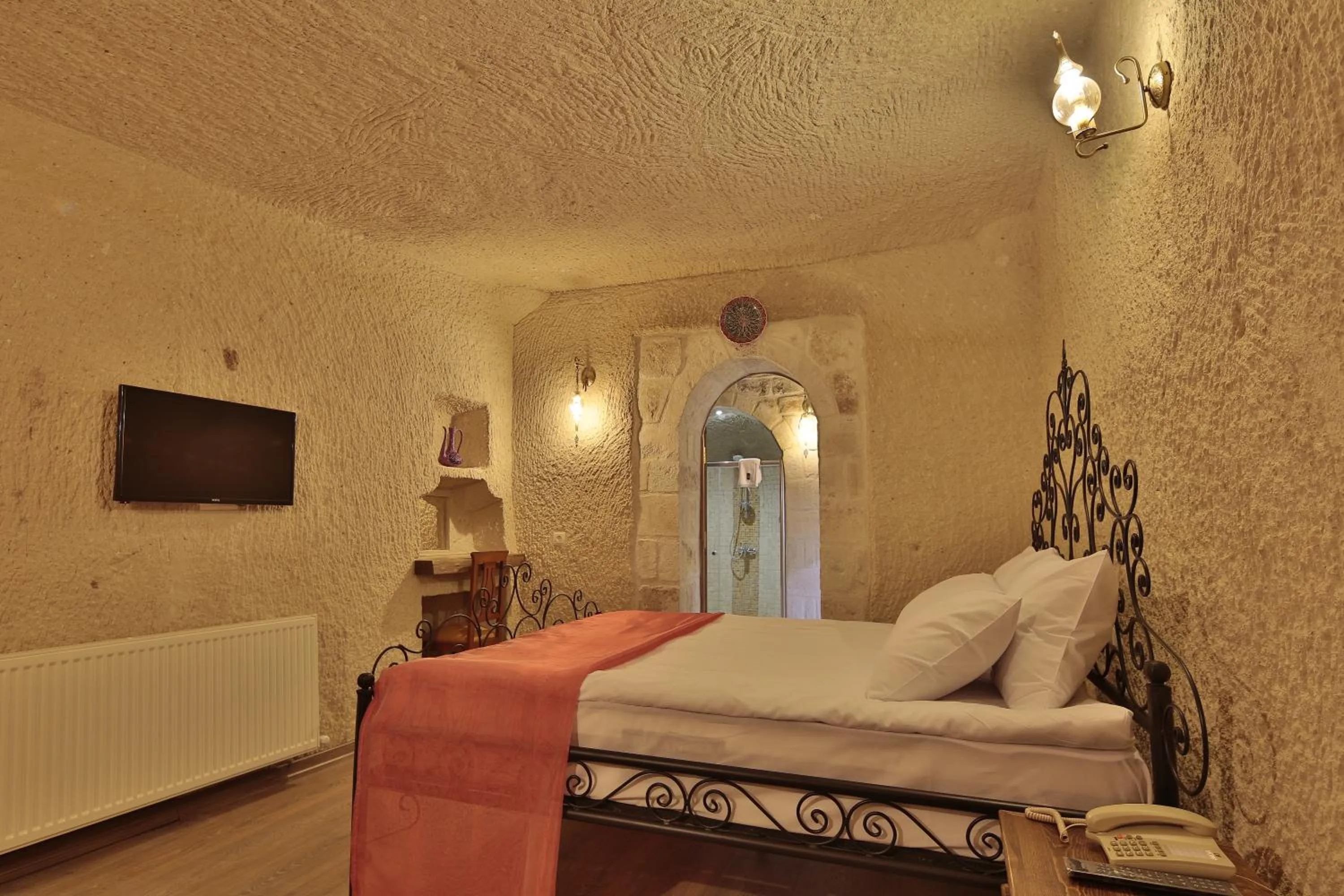 Bed in Jacob's Cave Suites - Cappadocia