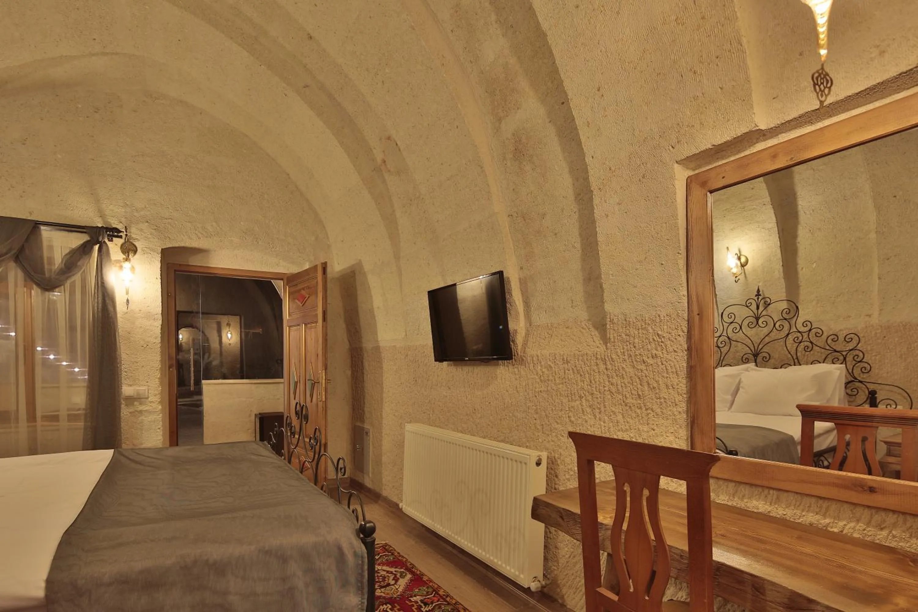 Bed in Jacob's Cave Suites - Cappadocia