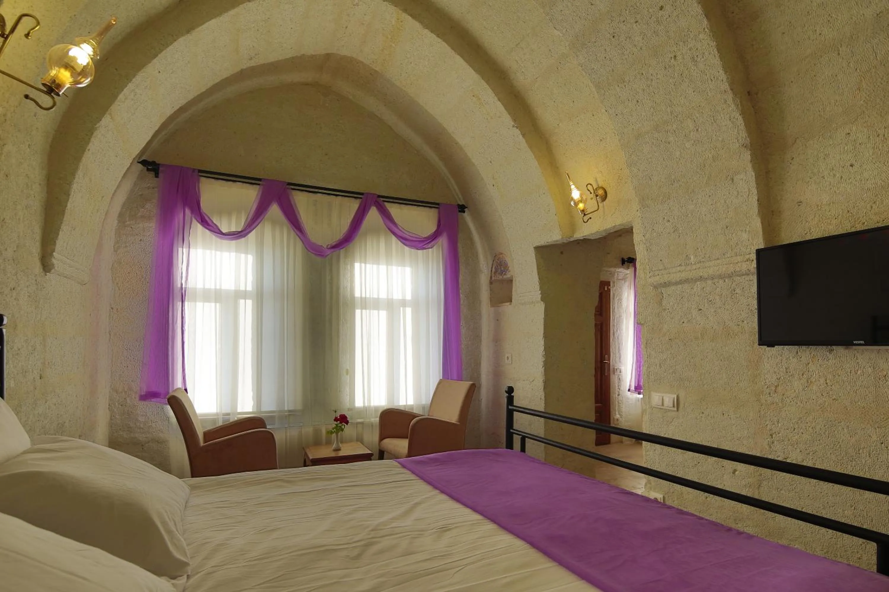 Bed in Jacob's Cave Suites - Cappadocia