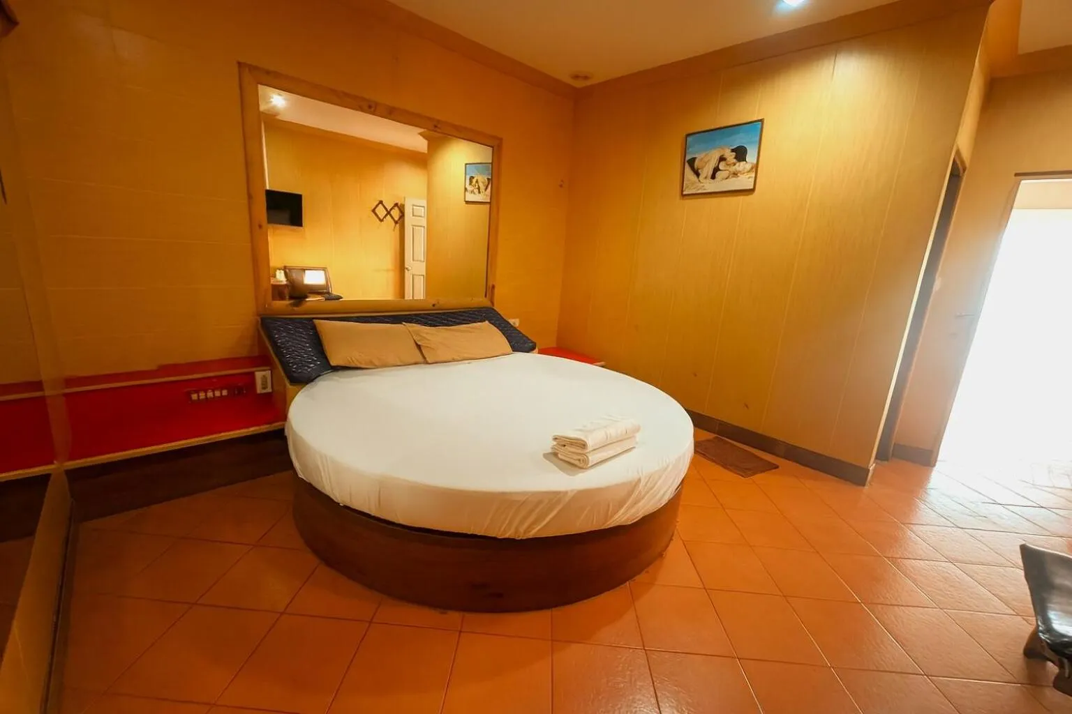 Bedroom, Bed in OYO 75583 Fut Fit Fo Fai Inn Hotel