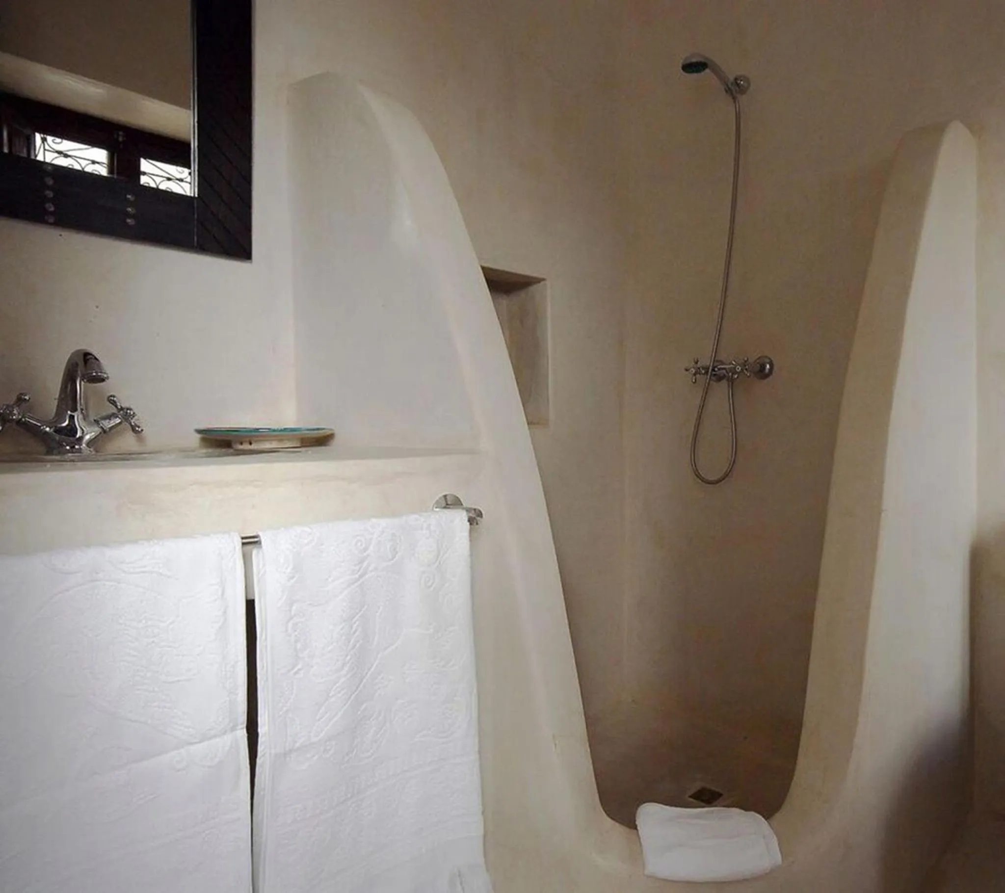 Bathroom in Riad Porte Royale