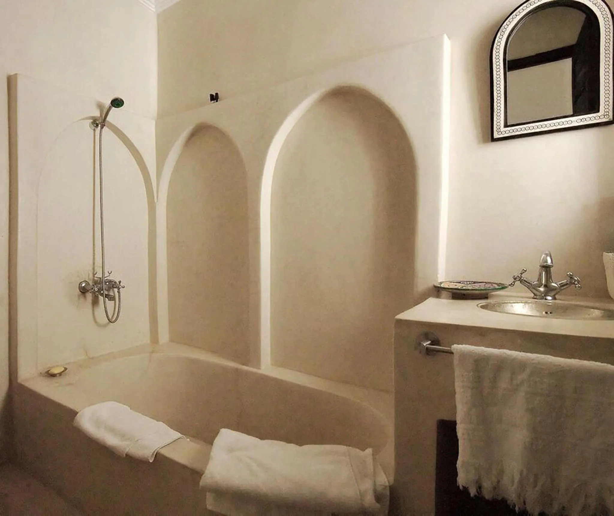 Shower in Riad Porte Royale