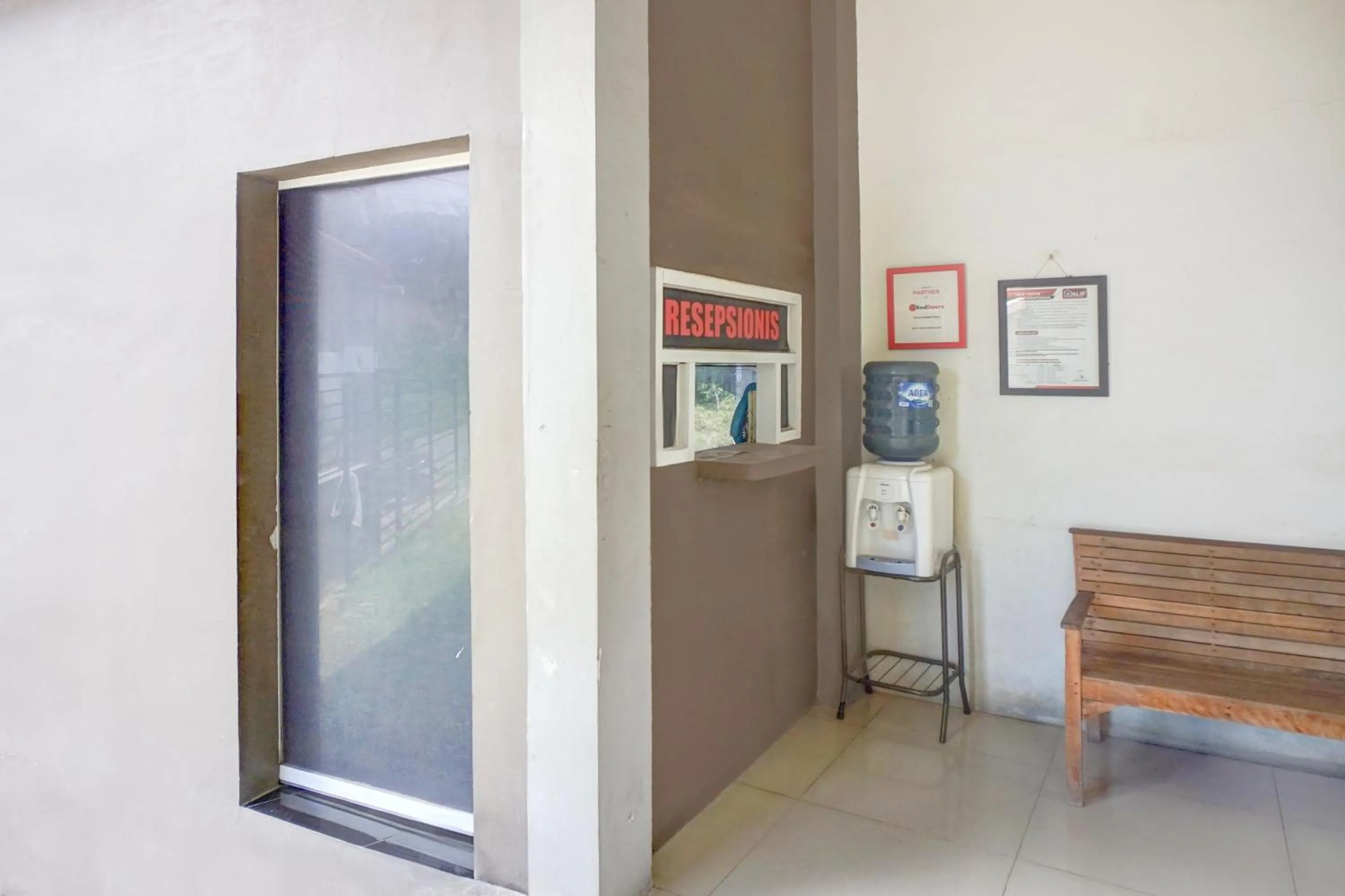 Lobby or reception in Hotel O Banda Aceh near UIN formerly Alif Guest House Syariah