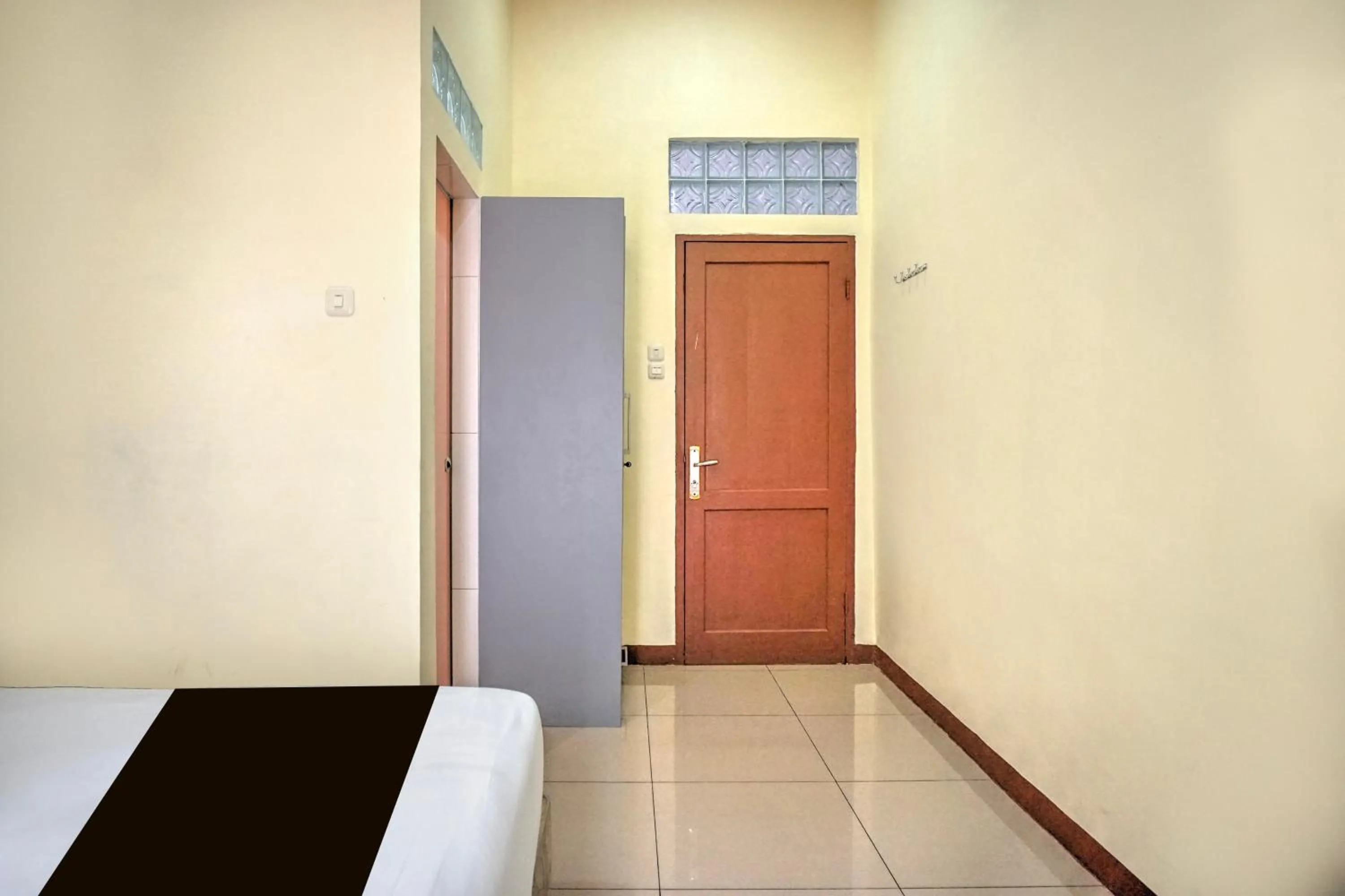 Bedroom, Bed in Hotel O Medan near Sun Plaza formerly Medan Baru House