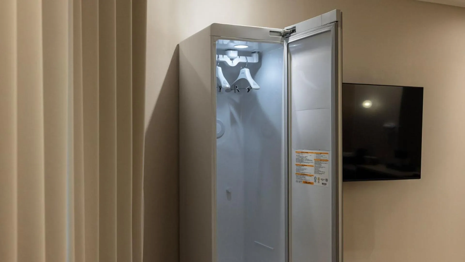 wardrobe in Browndot Hotel Jeonju Junghwasan