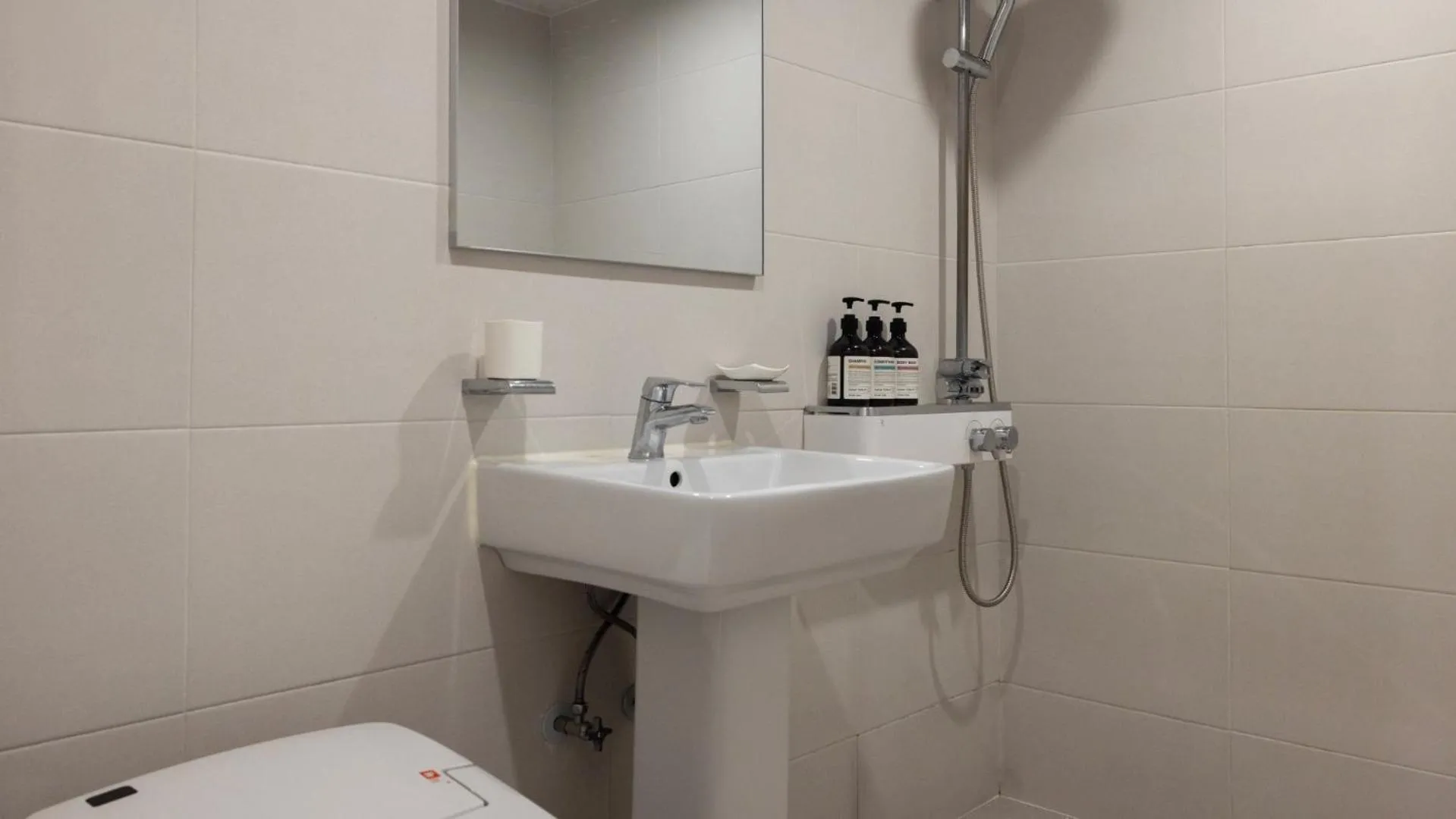 Toilet in Browndot Hotel Jeonju Junghwasan