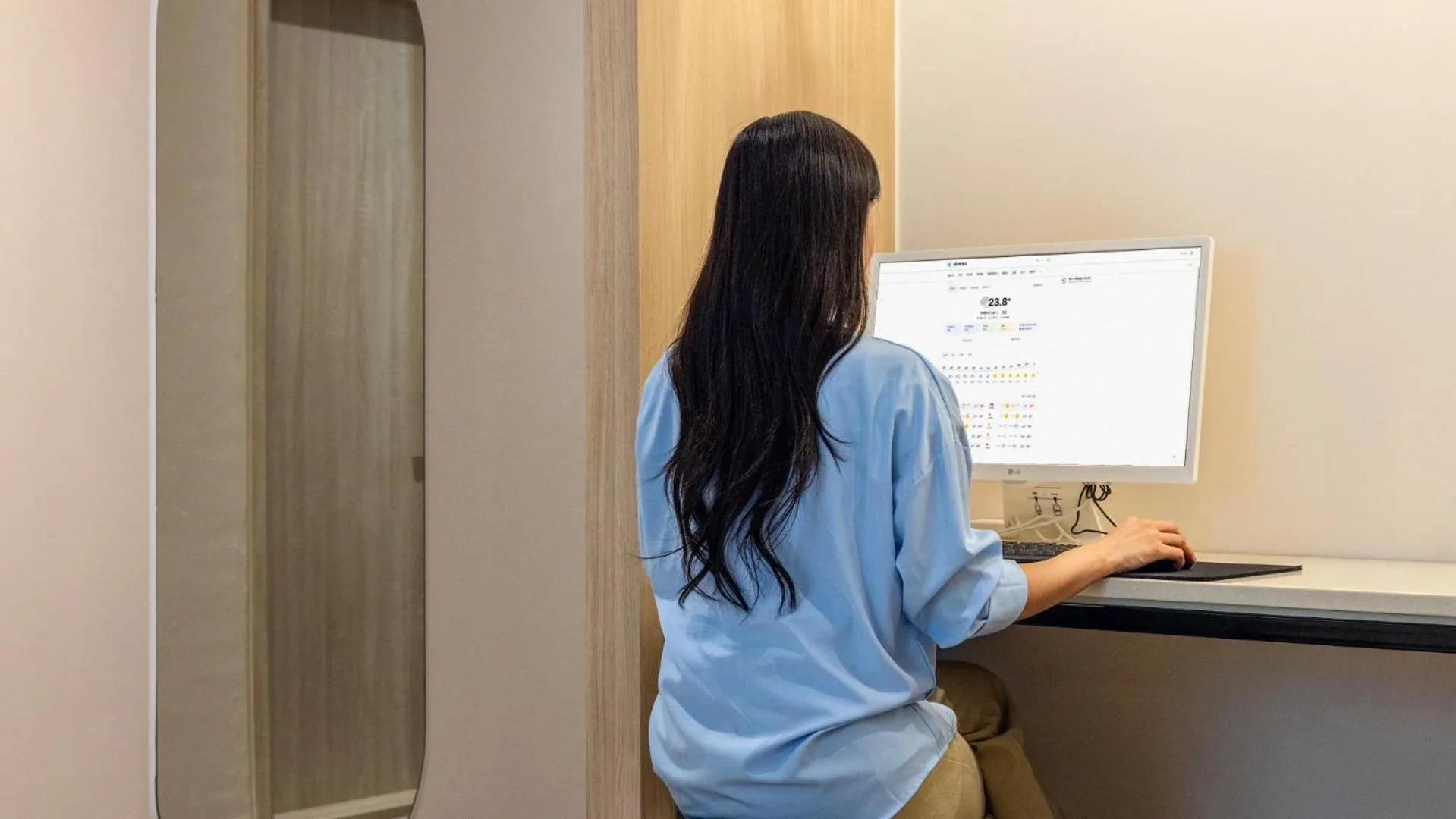 Seating area in Browndot Hotel Jeonju Junghwasan