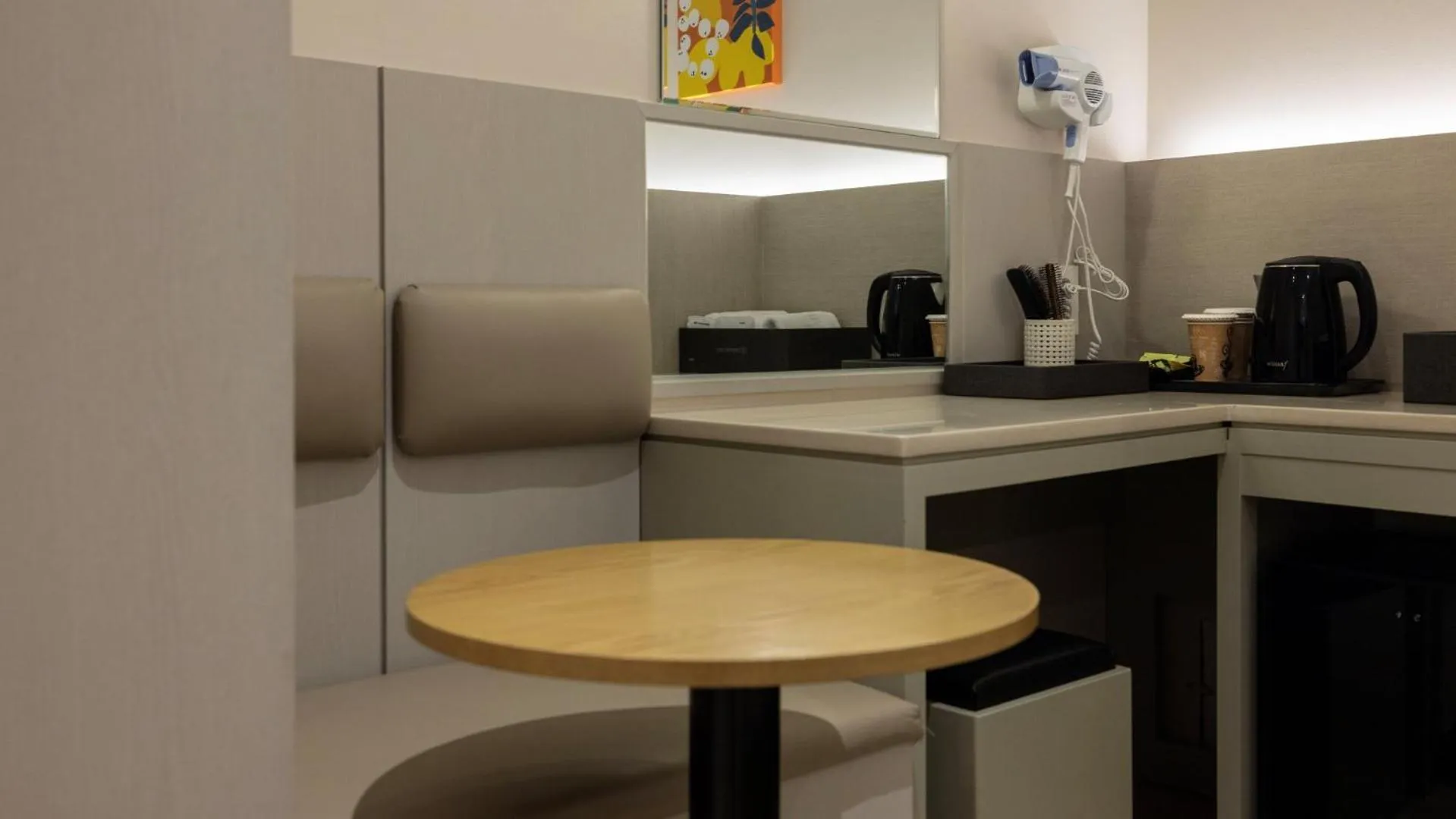 Seating area in Browndot Hotel Jeonju Junghwasan