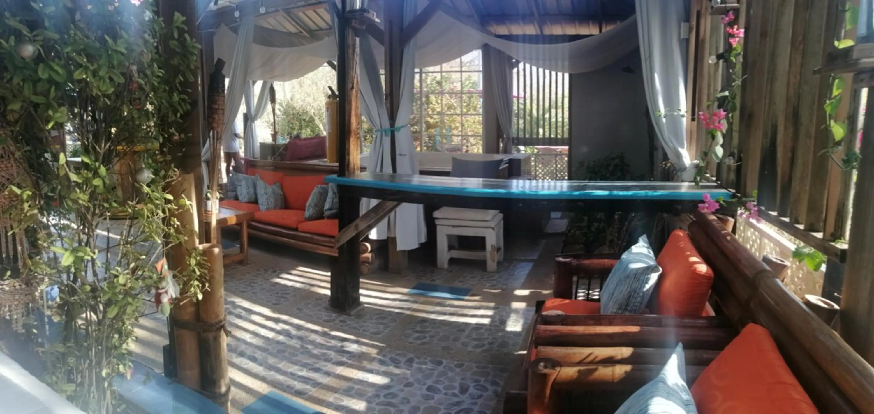 Living room in Casa Royal Palm Inn