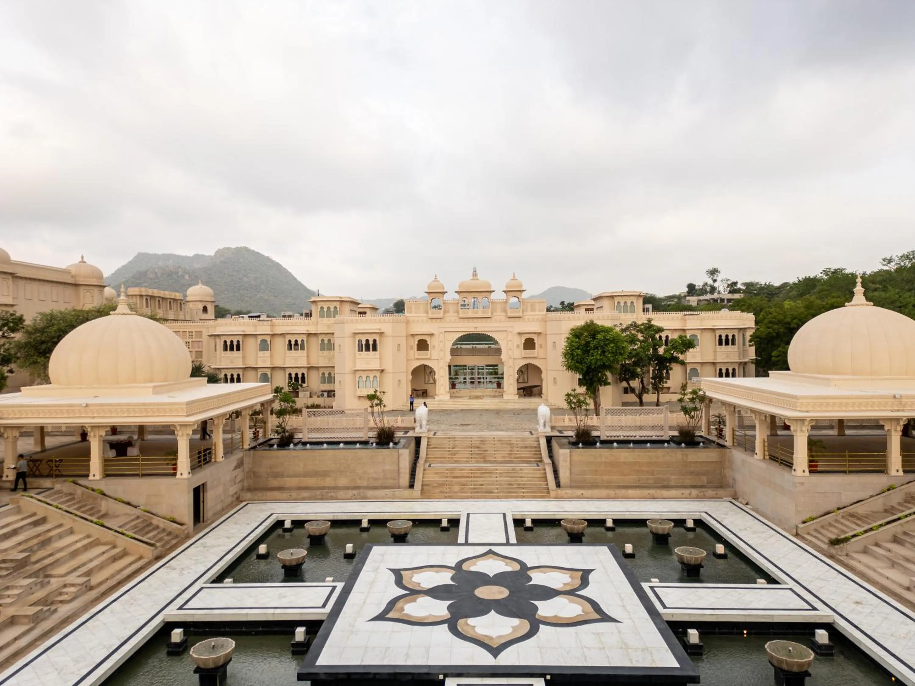 Property building in Wyndham Grand Udaipur Fateh Sagar Lake - Pure Vegetarian Resort