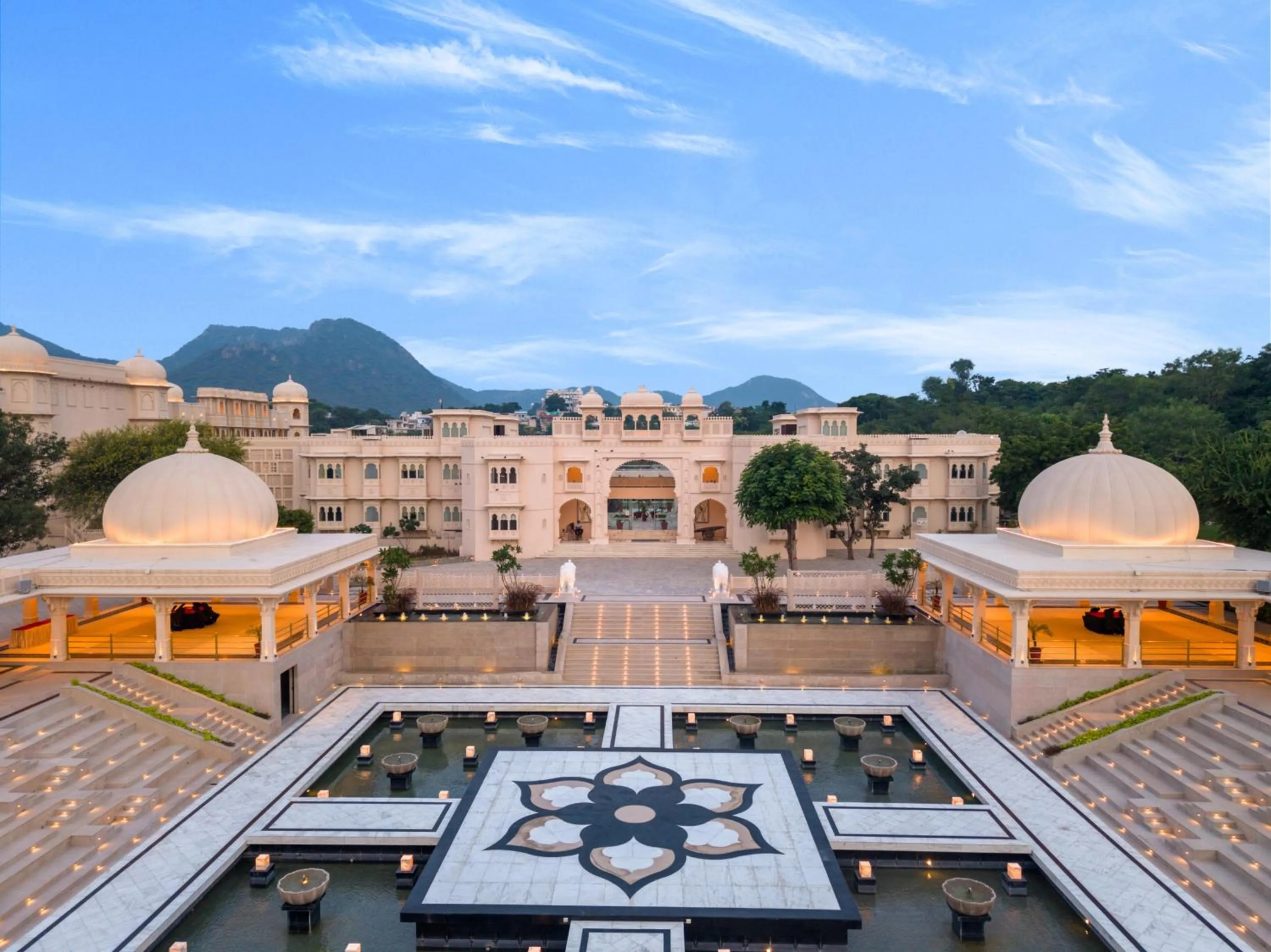 Day in Wyndham Grand Udaipur Fateh Sagar Lake - Pure Vegetarian Resort