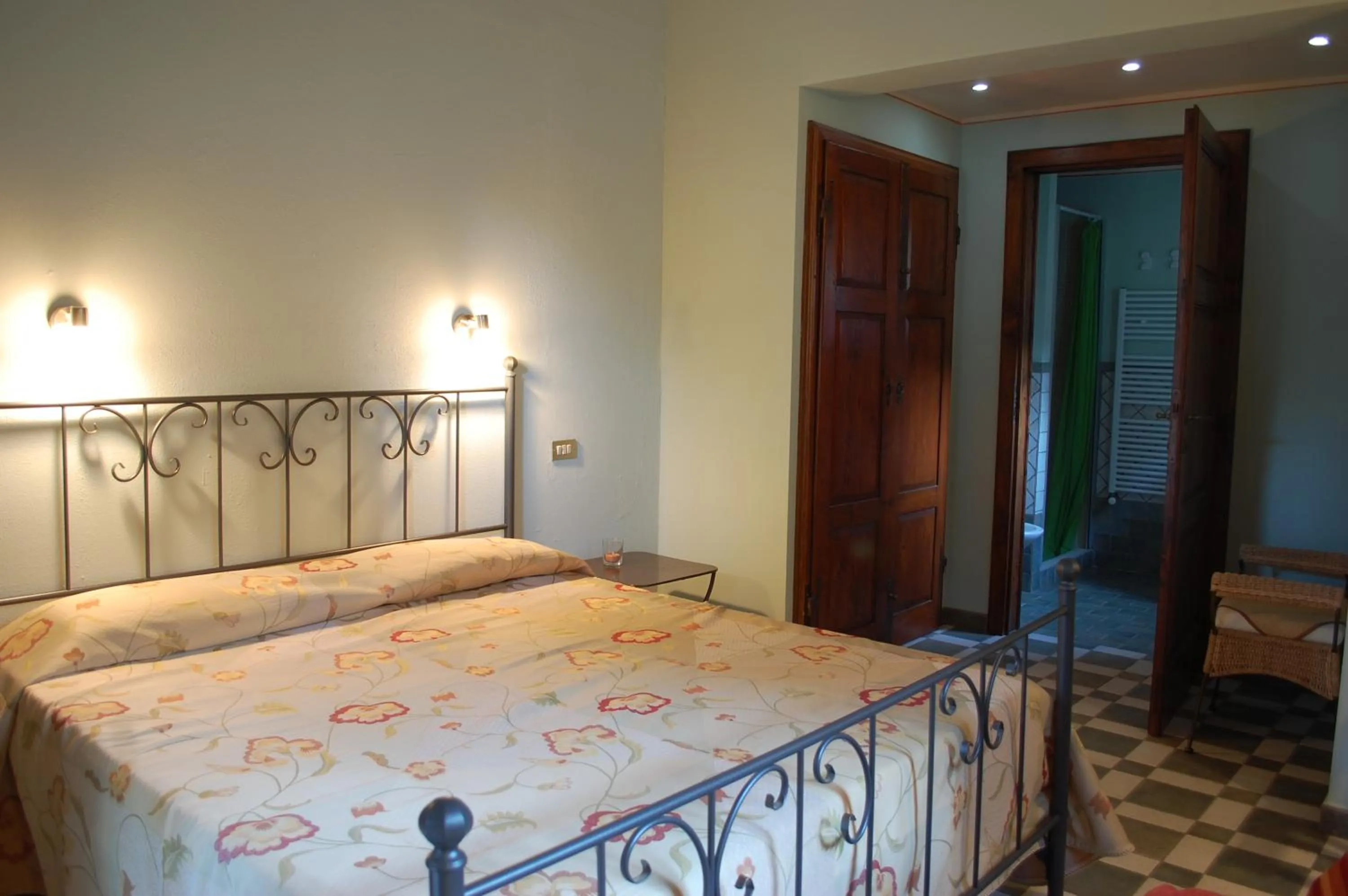 Bedroom, Bed in Il Pino