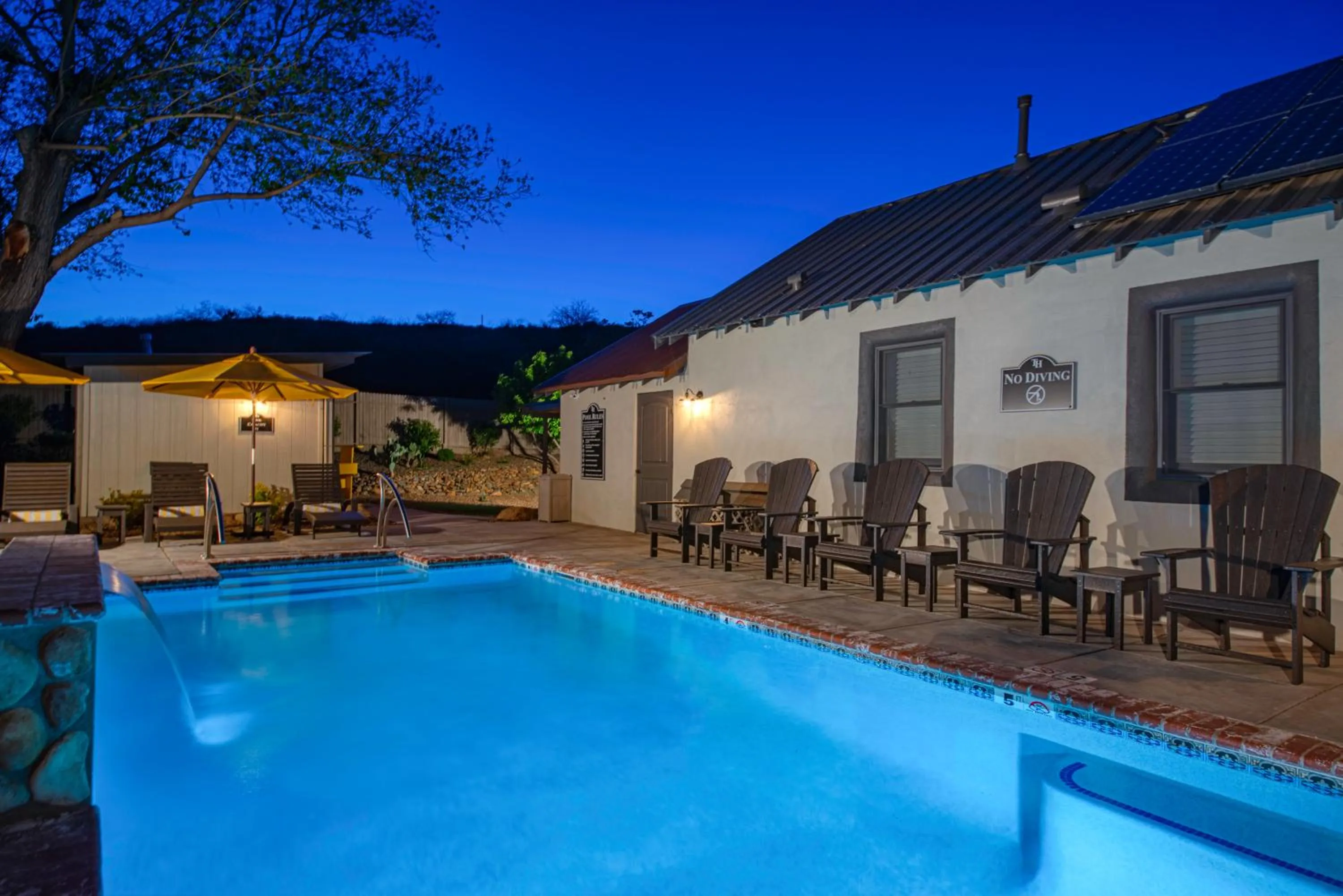 Swimming pool in The Tavern Hotel