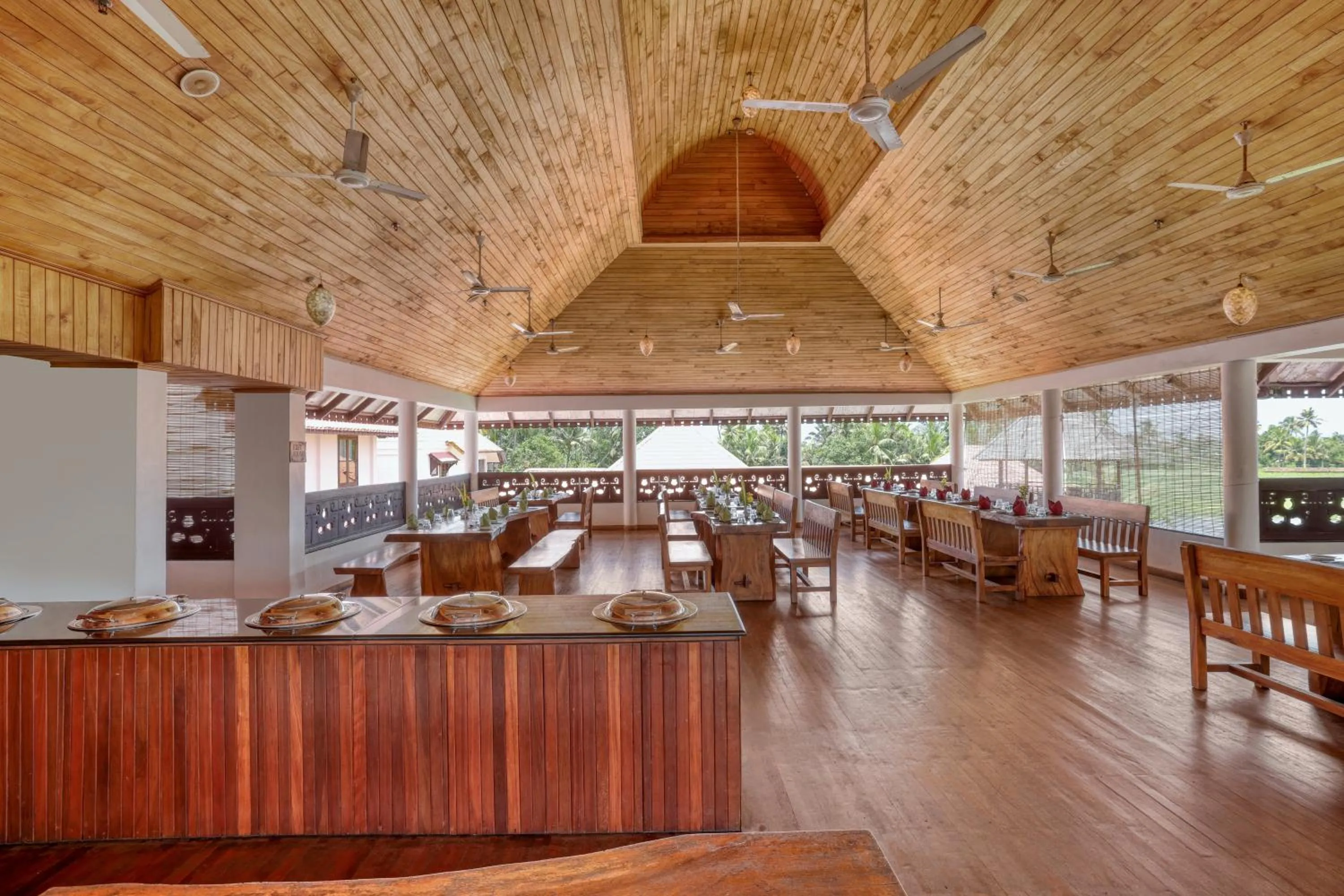 Restaurant/places to eat in Alaya Stays Paloma Backwater Resort