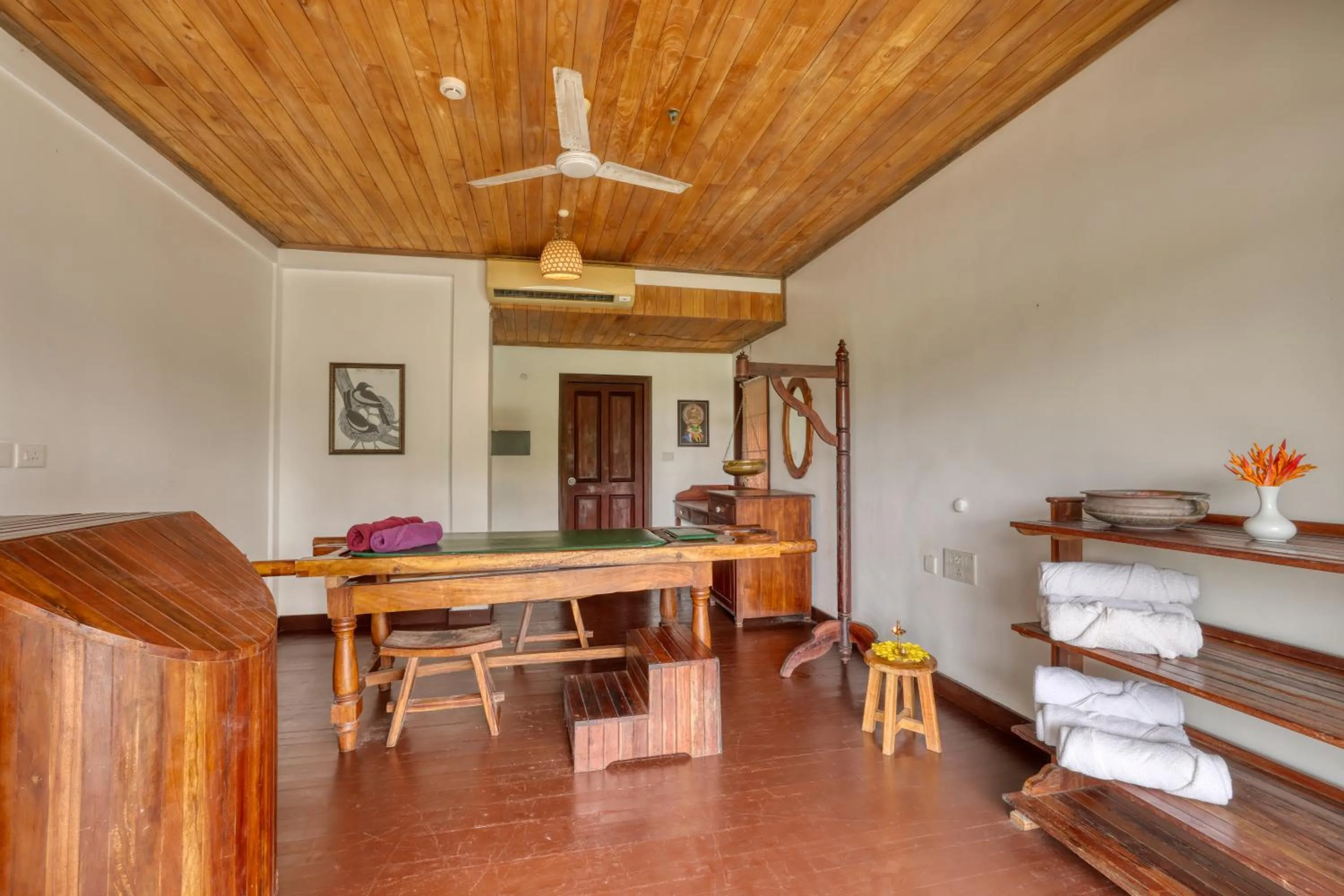 Seating area in Alaya Stays Paloma Backwater Resort