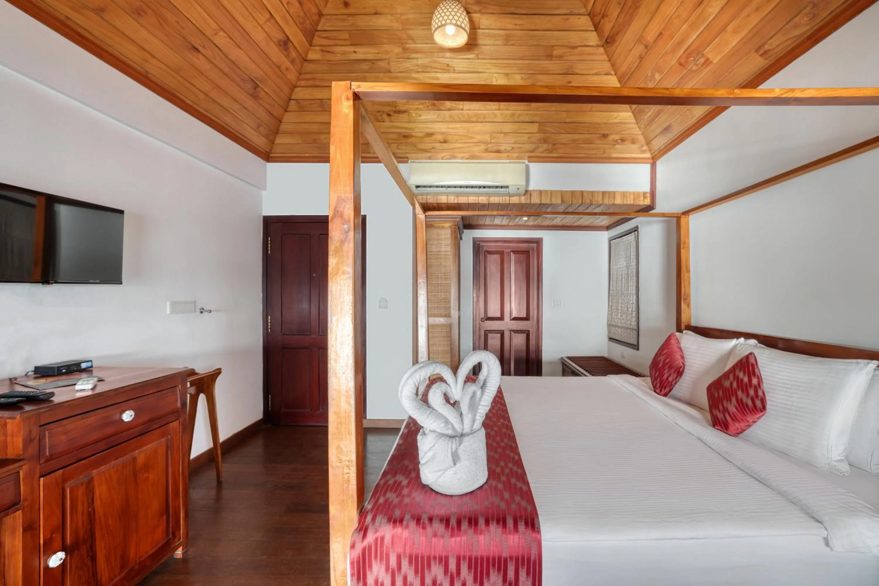 Photo of the whole room, Bed in Alaya Stays Paloma Backwater Resort