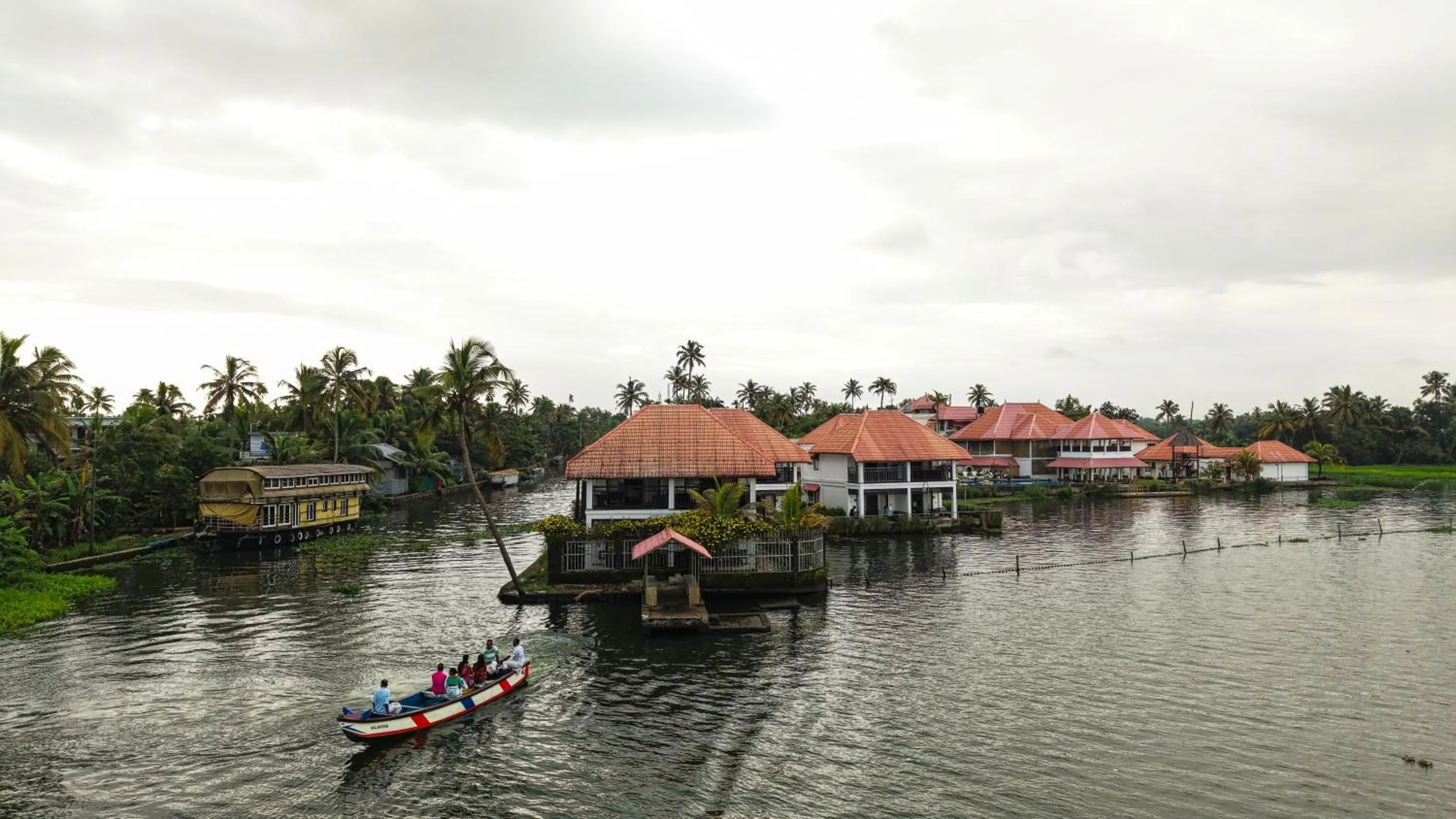 Property building in Alaya Stays Paloma Backwater Resort