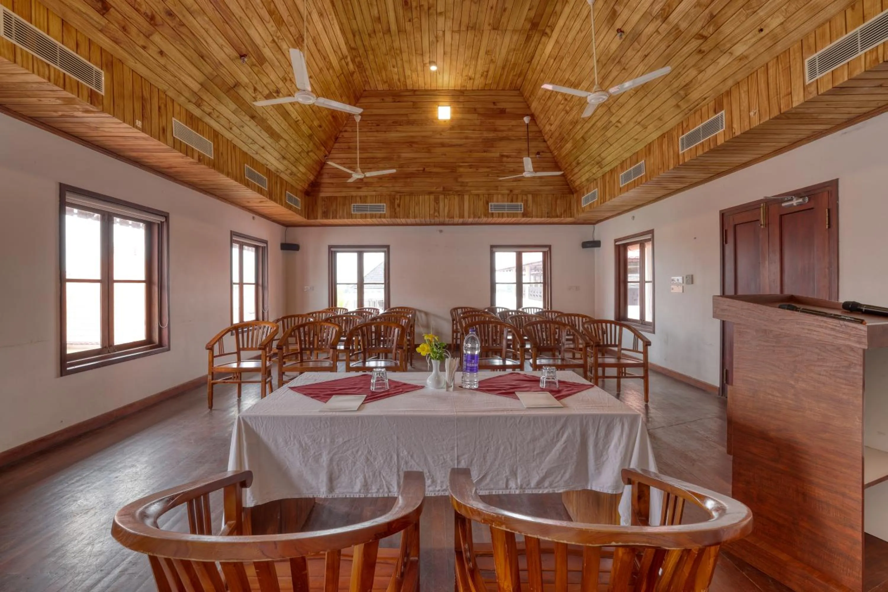 Meeting/conference room in Alaya Stays Paloma Backwater Resort