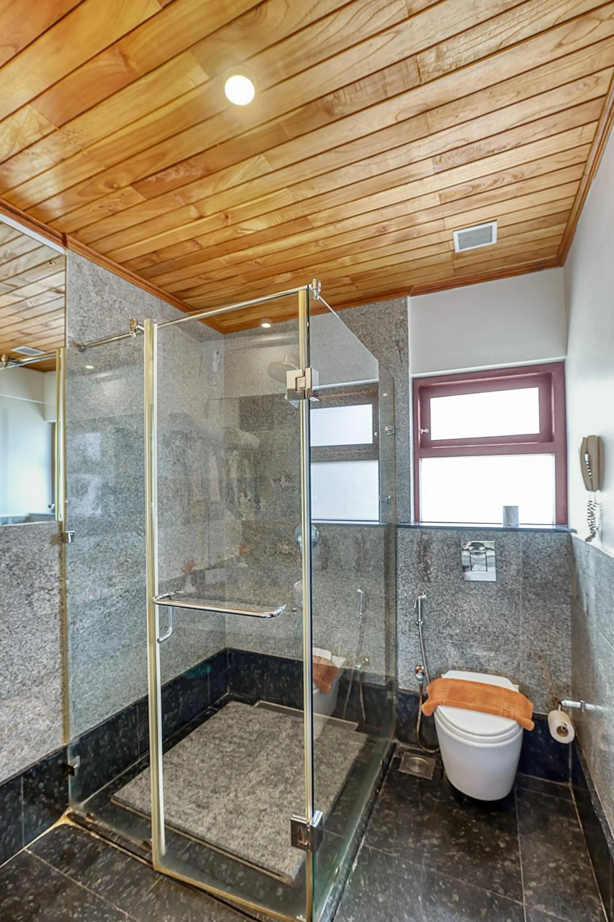 Shower in Alaya Stays Paloma Backwater Resort