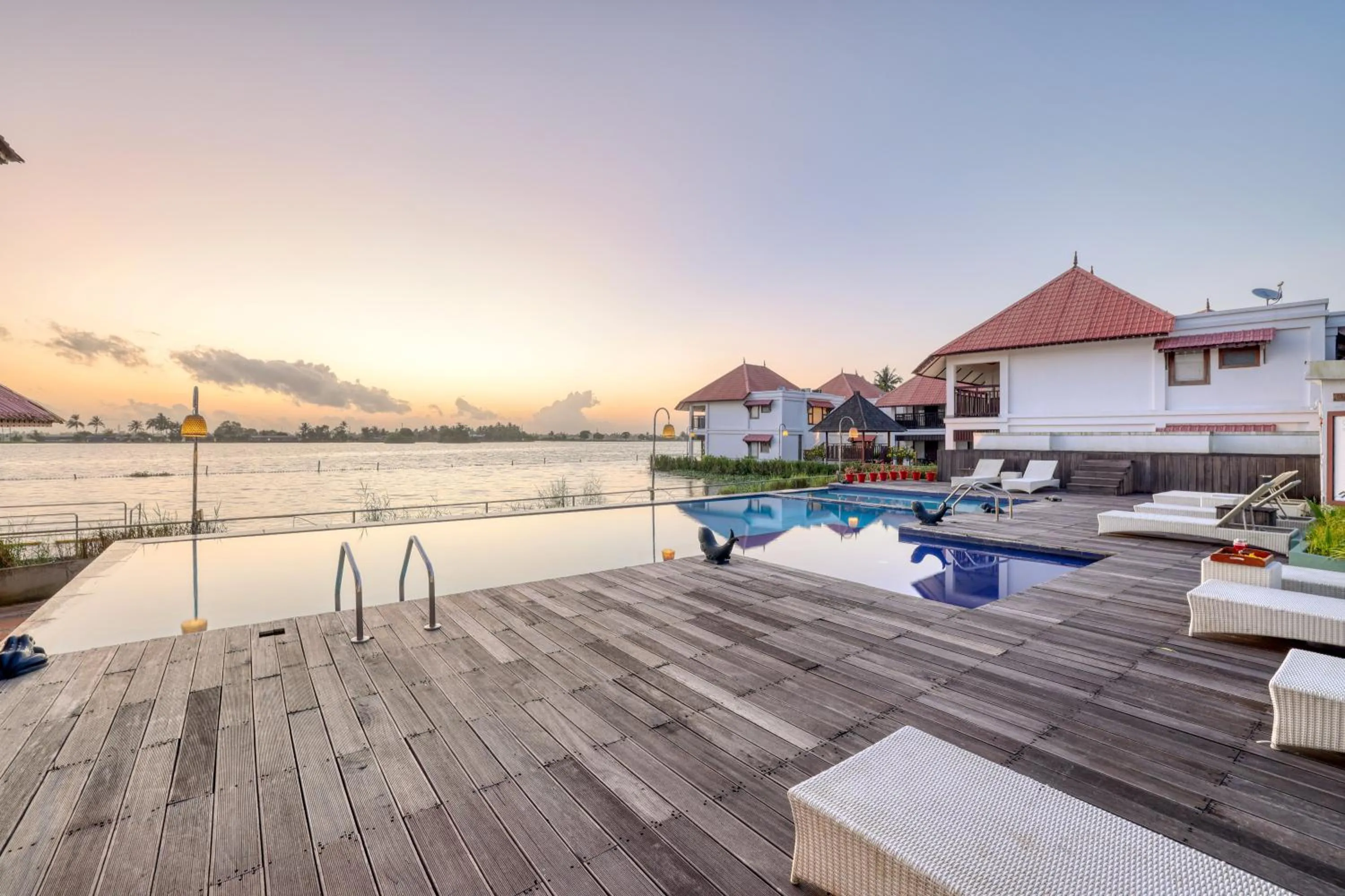 Lake view in Alaya Stays Paloma Backwater Resort